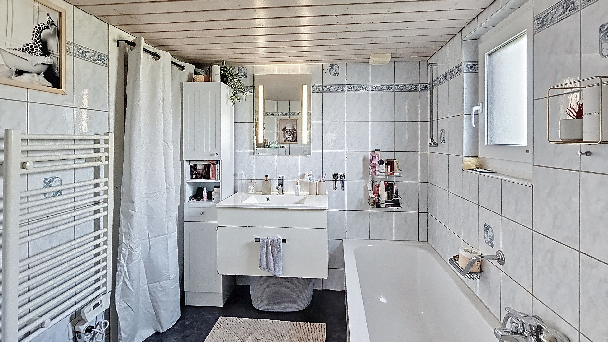 Appartement est - Salle de bain Appartement est - Salle de bain