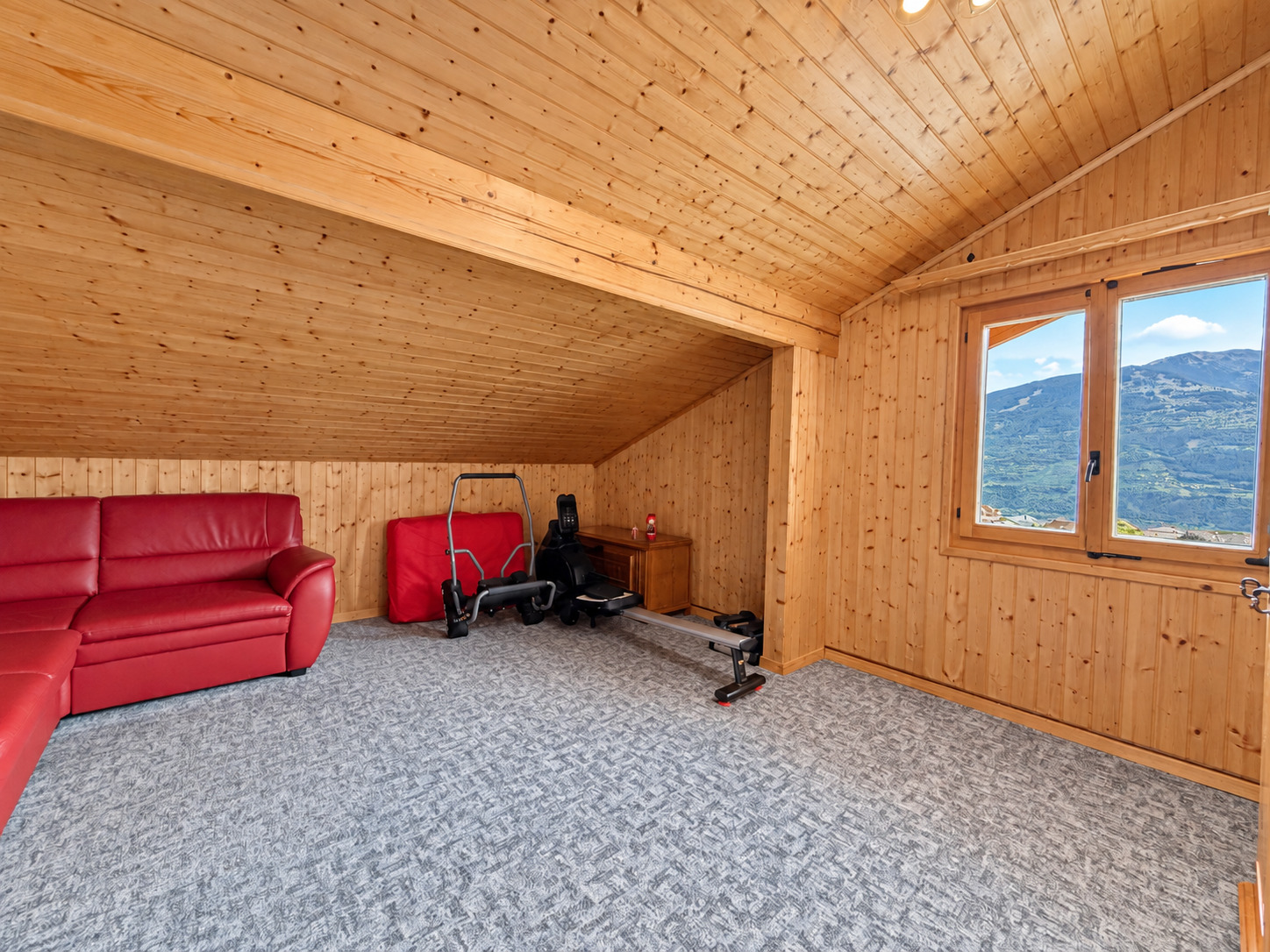 Interior view 7