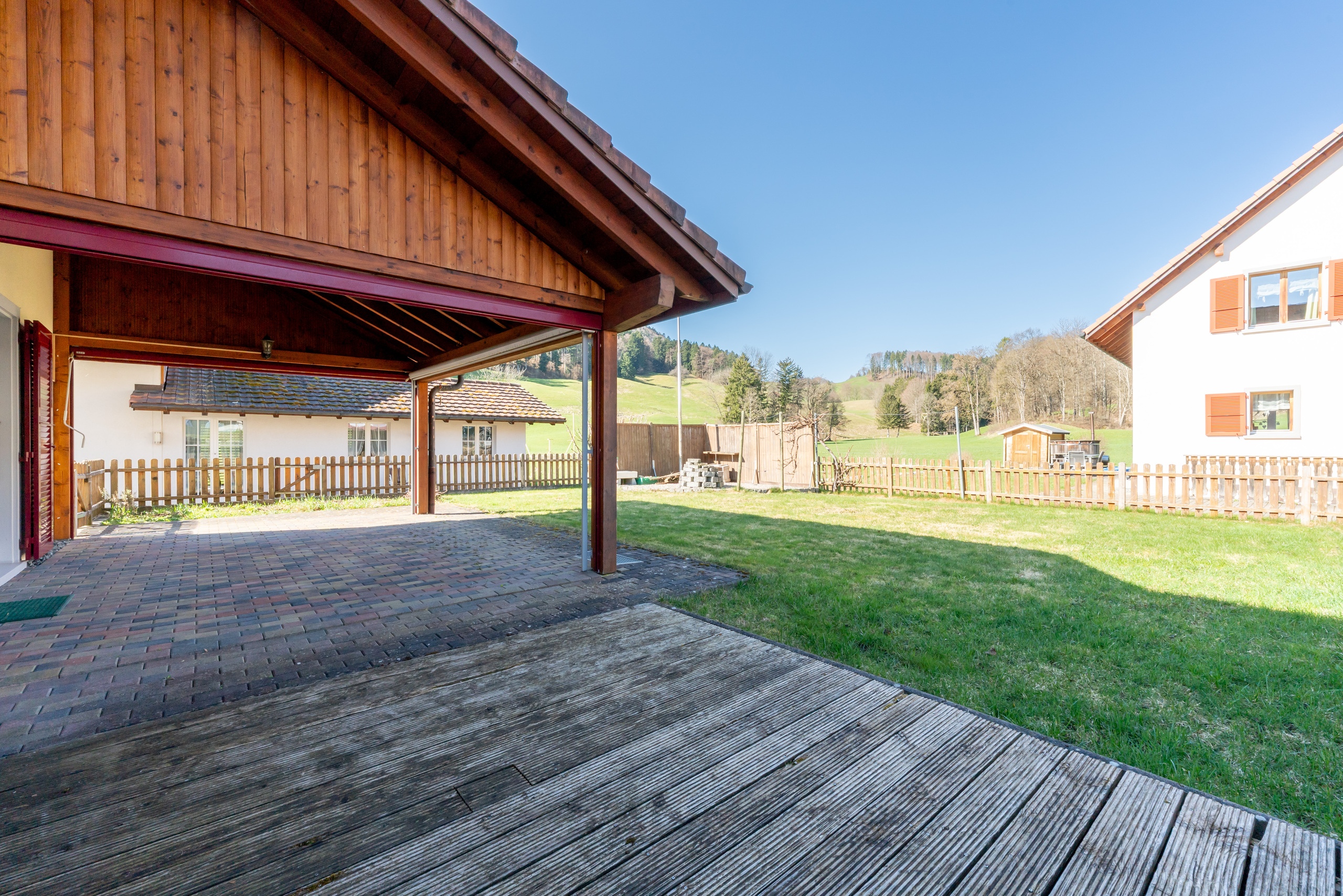 Gedeckter Sitzplatz zum Verweilen