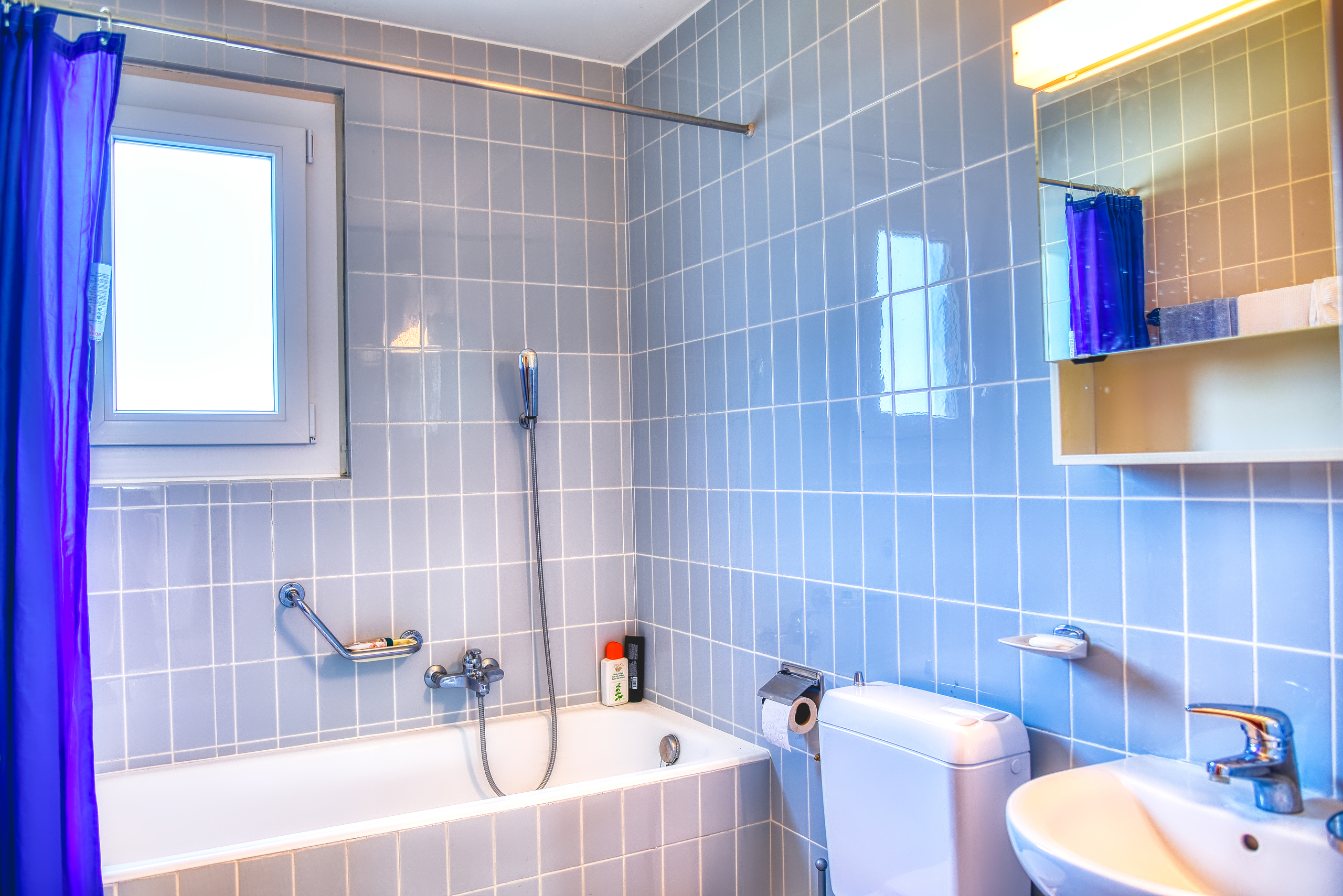 Villa Sierre - Salle de bain au rez-de-chaussée Villa Sierre - Salle de bain au rez-de-chaussée