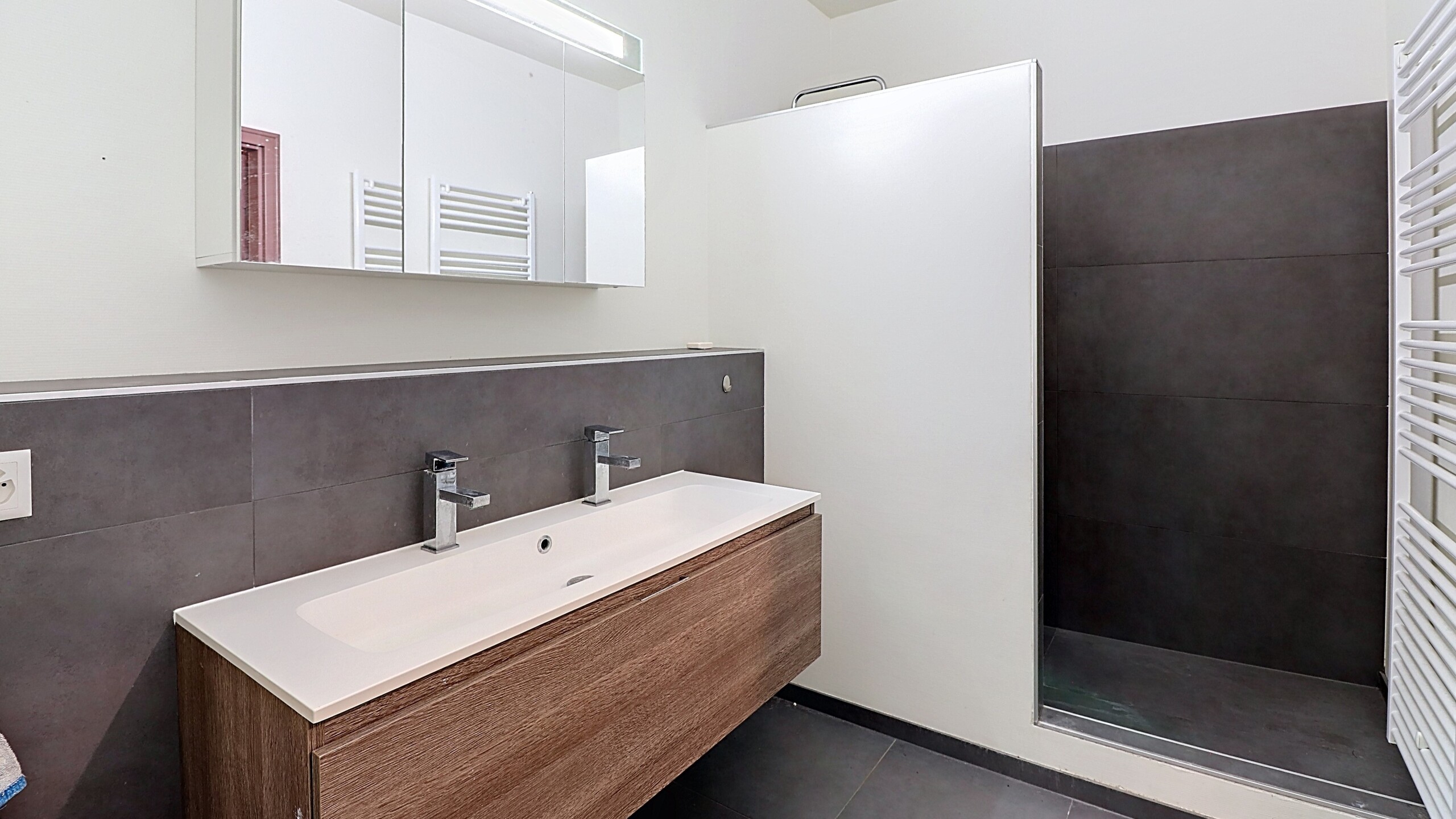 Appartement en triplex de 6.5 pièces - Salle de douche