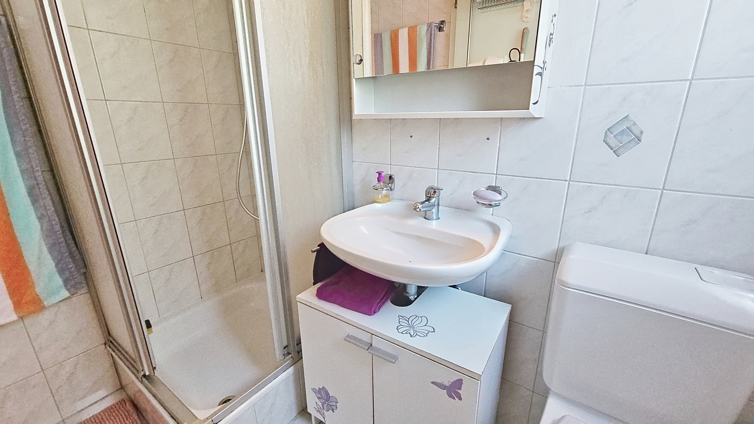 Salle de bain 1 - rez Salle de bain 1 - rez