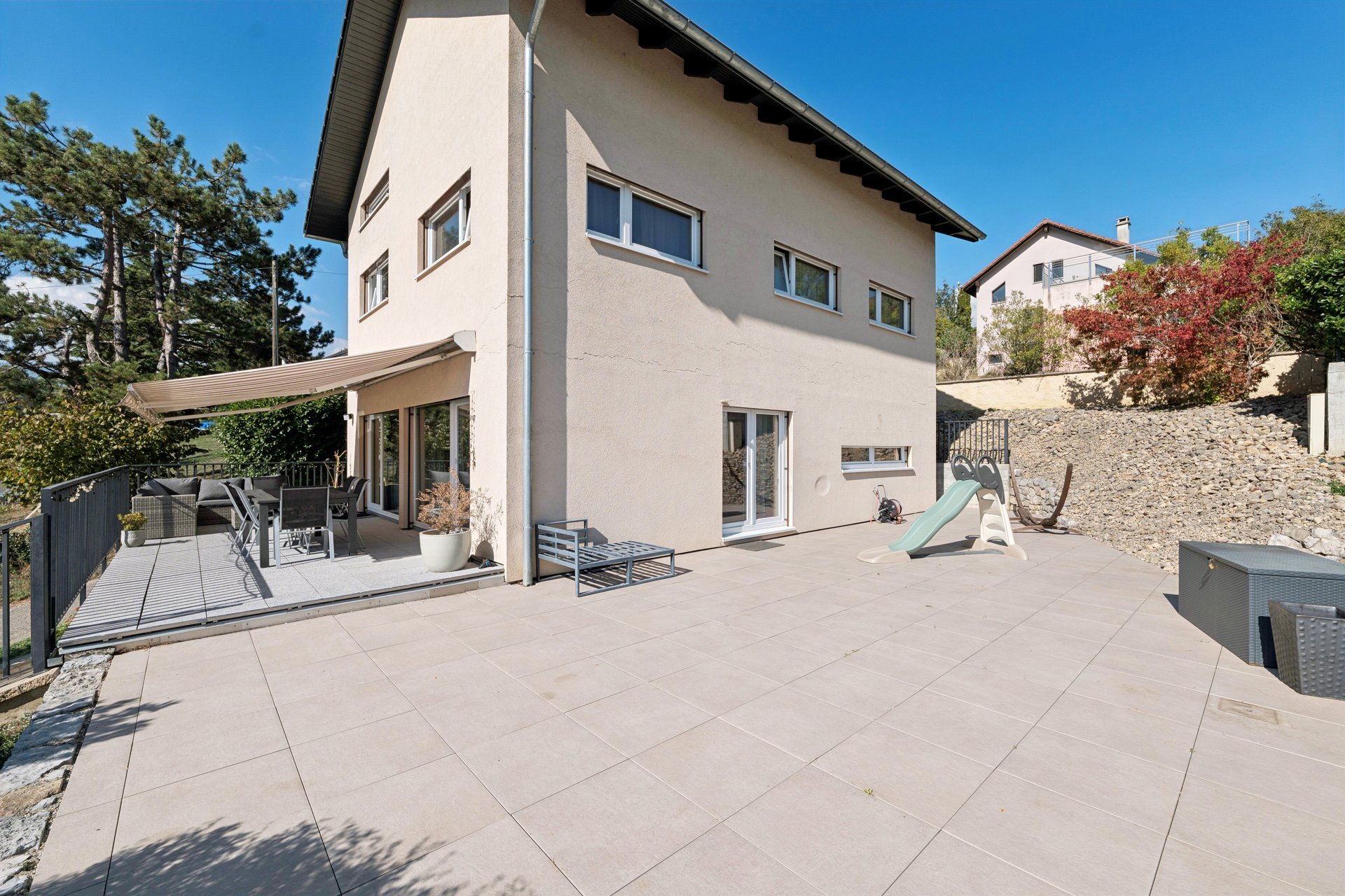 Maison côté terrasse 