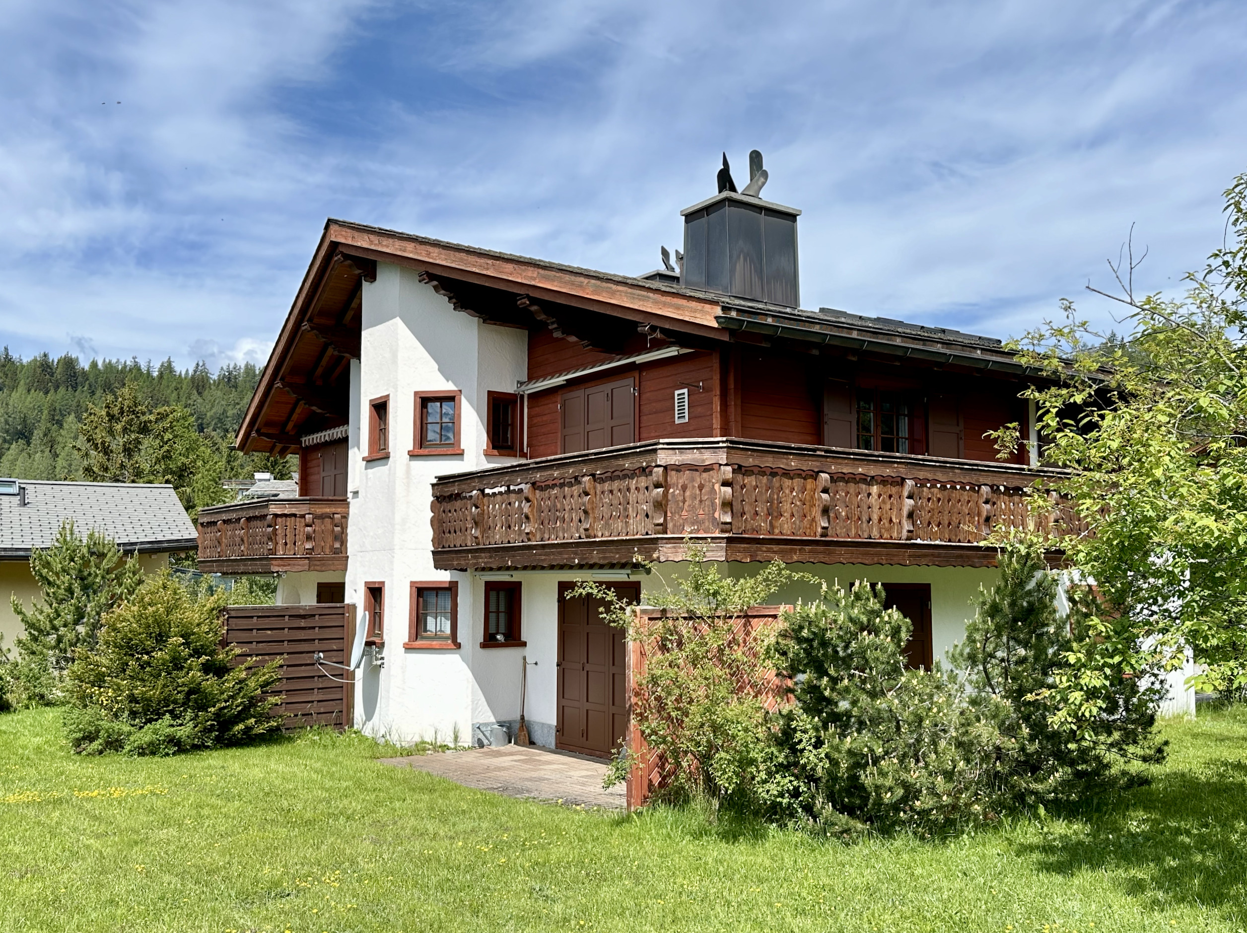 Mehrfamilienhaus mit vier Partien an sonniger Lage in Lenz