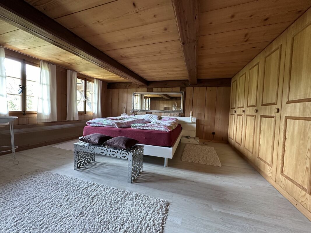 Schlafzimmer mit Einbauschrank