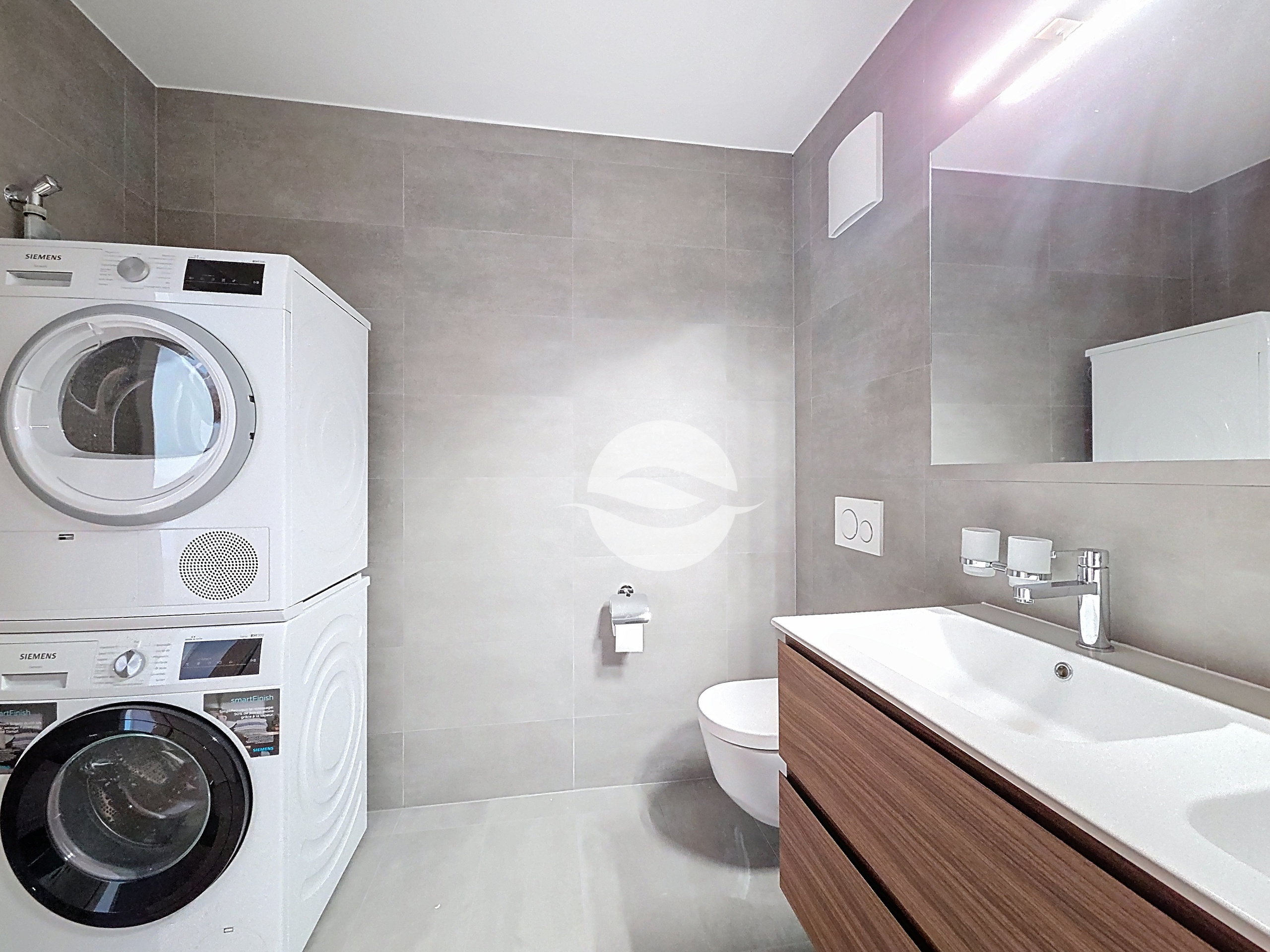 Salles de bains avec colonne de lavage