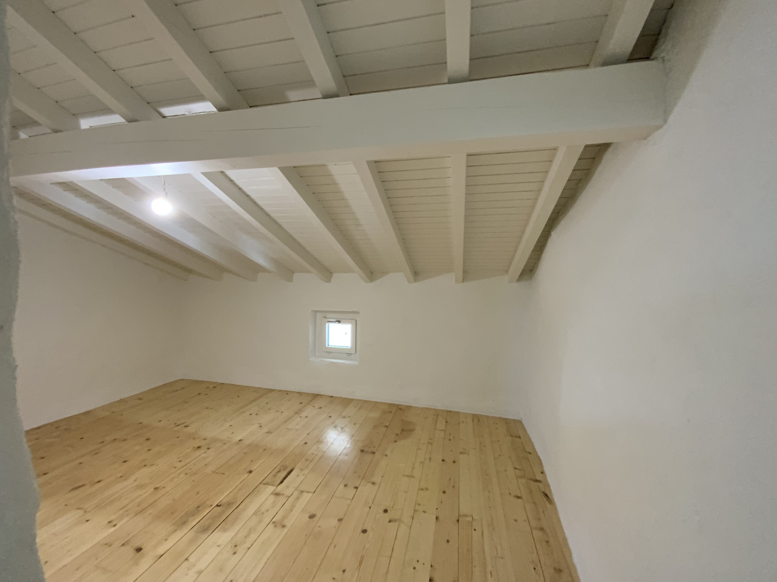 Pièce rangement 1er étage Pièce rangement 1er étage