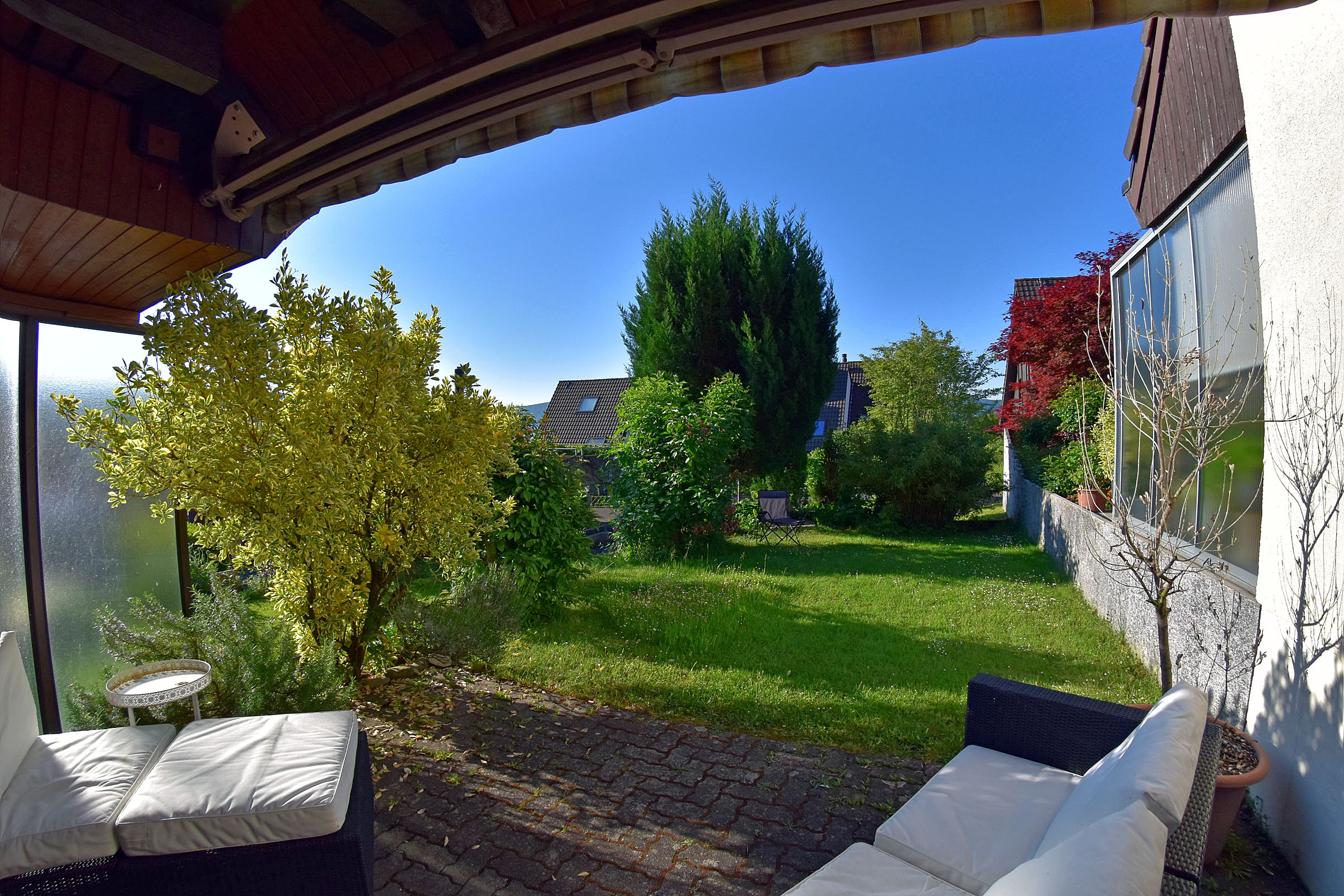 Der südseitige Gartensitzplatz