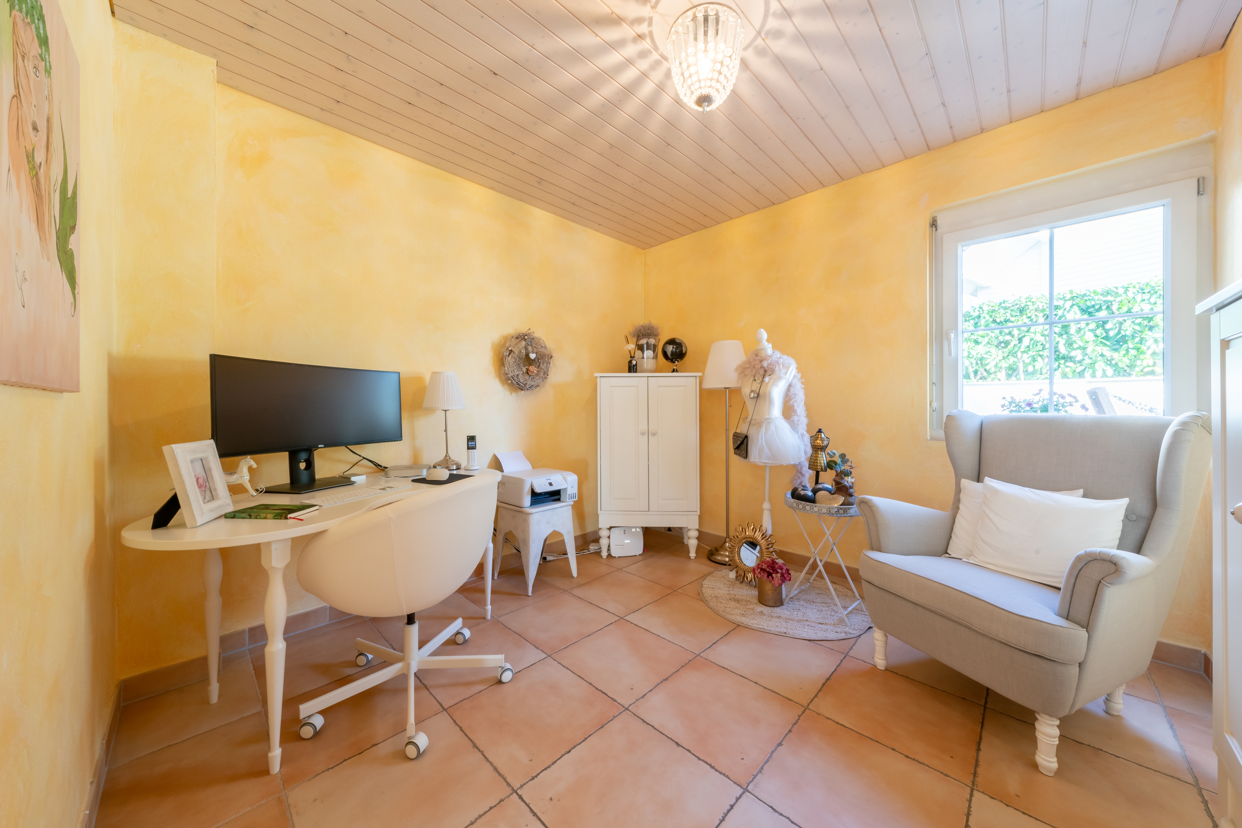 Büro oder Kinderzimmer 1.OG Büro oder Kinderzimmer 1.OG