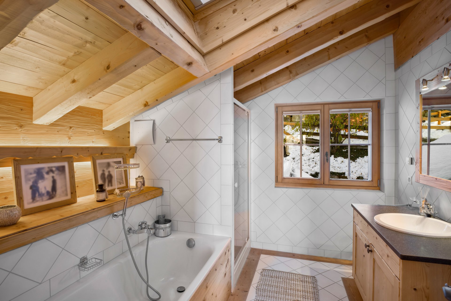 Badezimmer/Dusche der Elternsuite Badezimmer/Dusche der Elternsuite