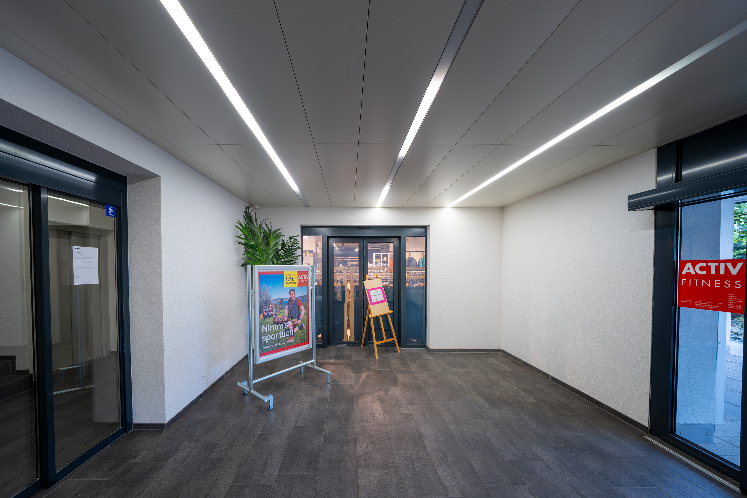 Interior view 4