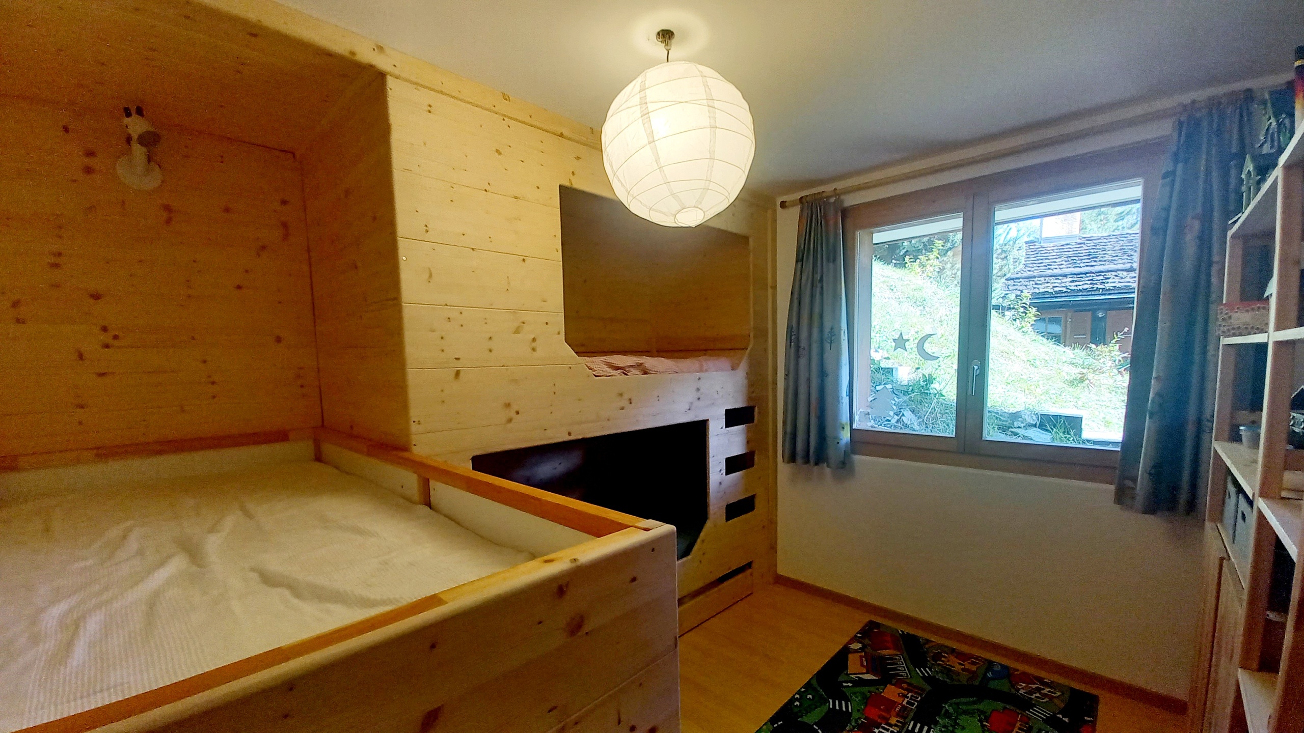 Chambre avec 4 lits superposés Chambre avec 4 lits superposés