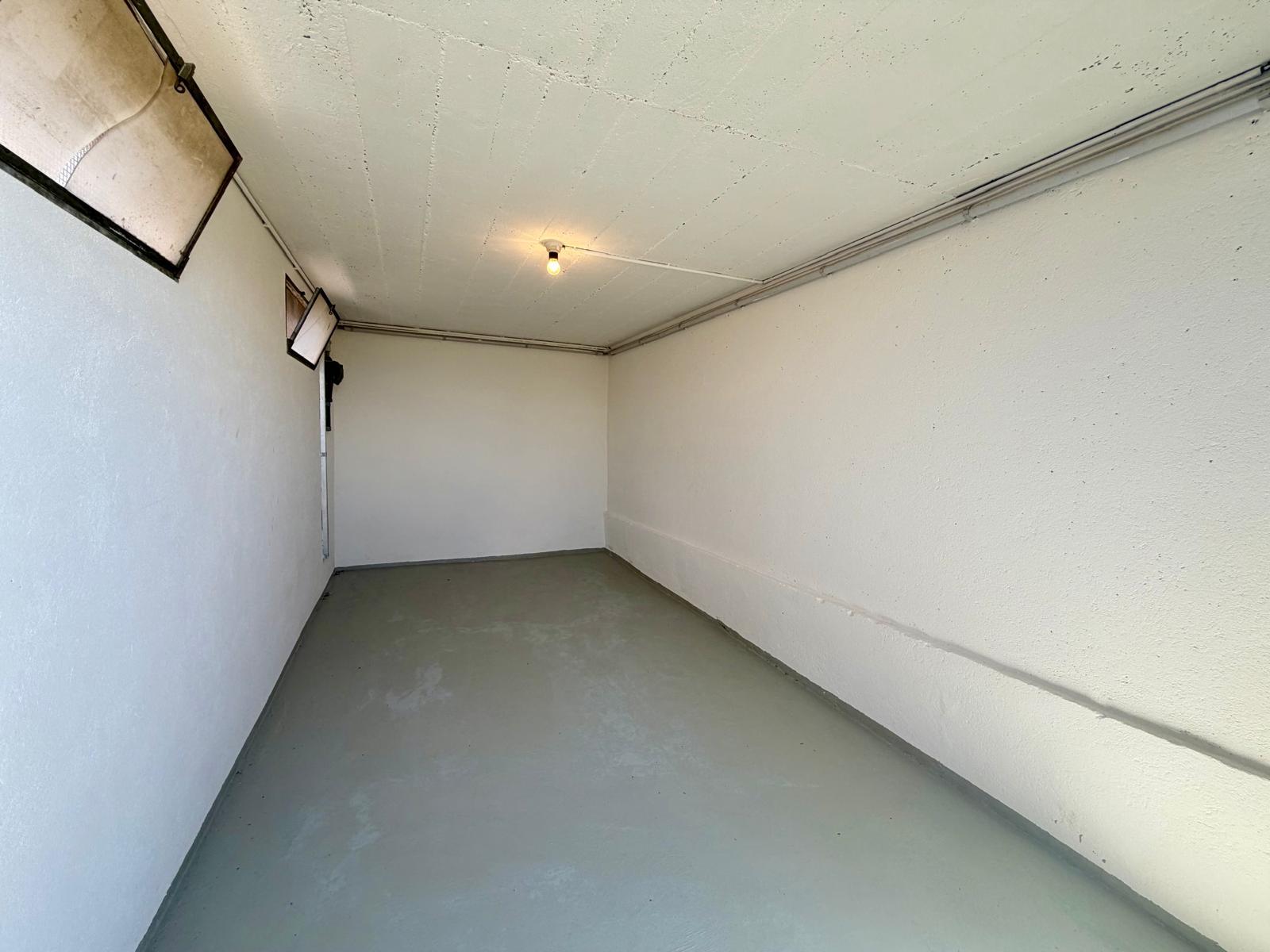 Interior view 10
