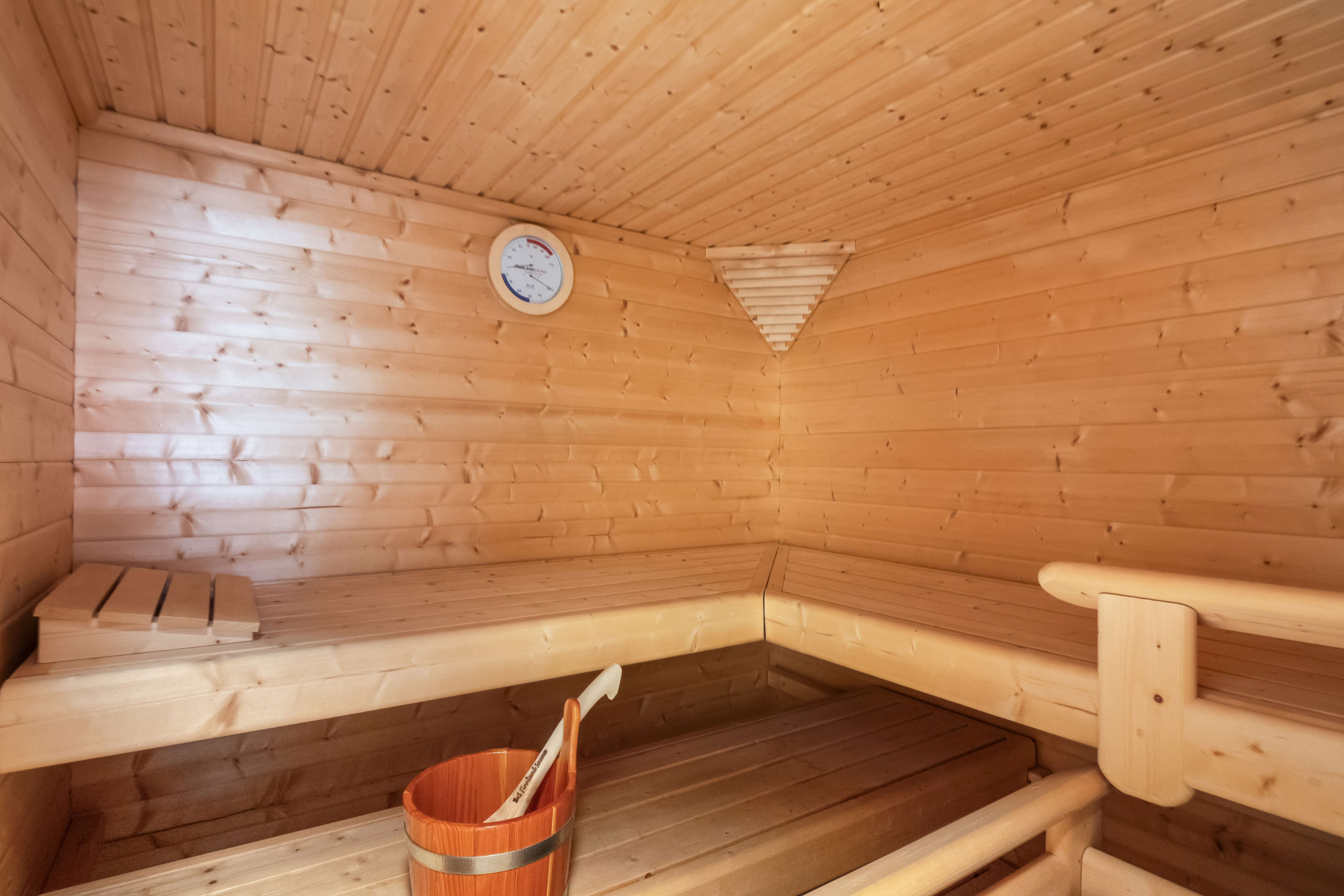 Sauna e area con doccia, WC sono del 2018!