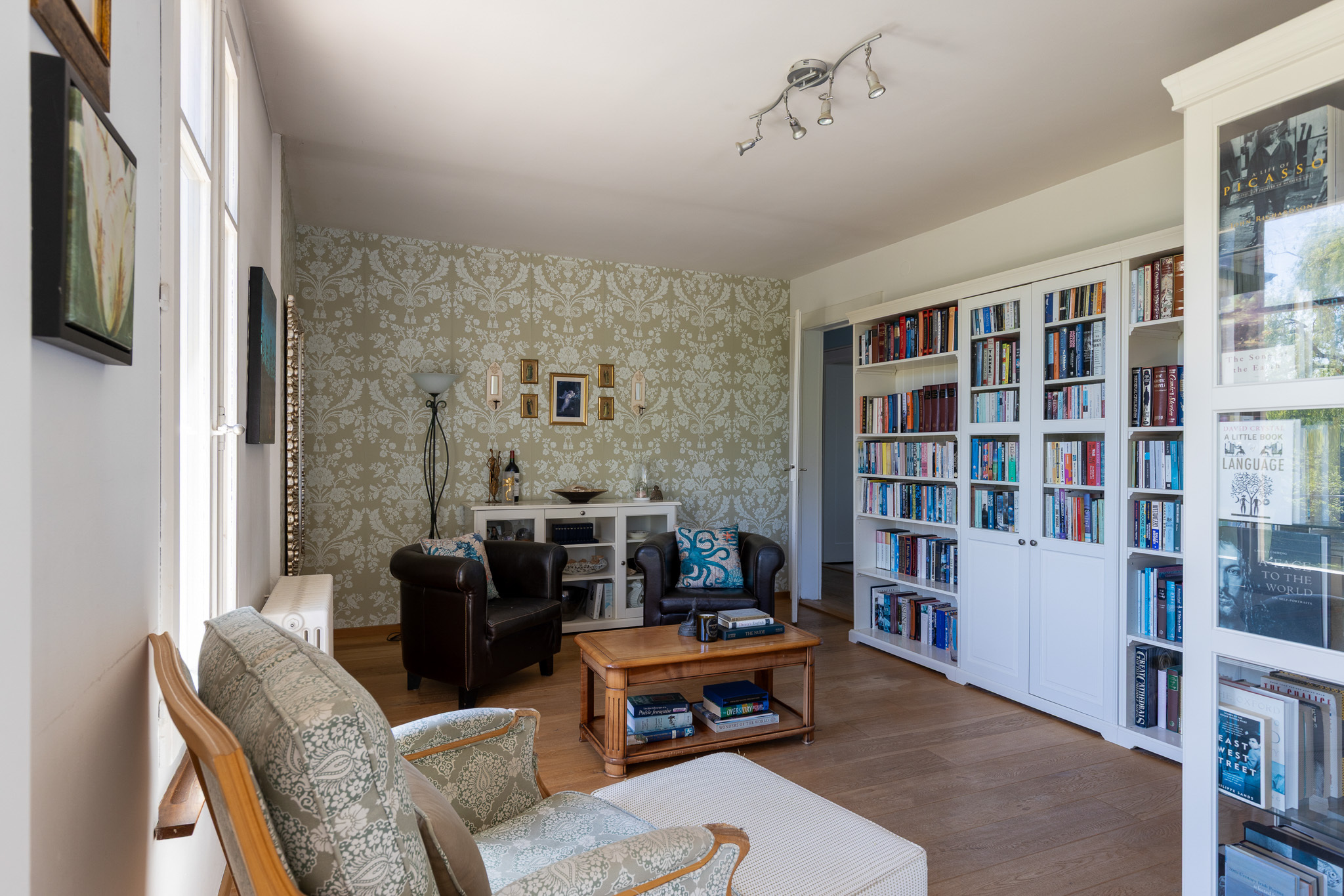 Interior view 3