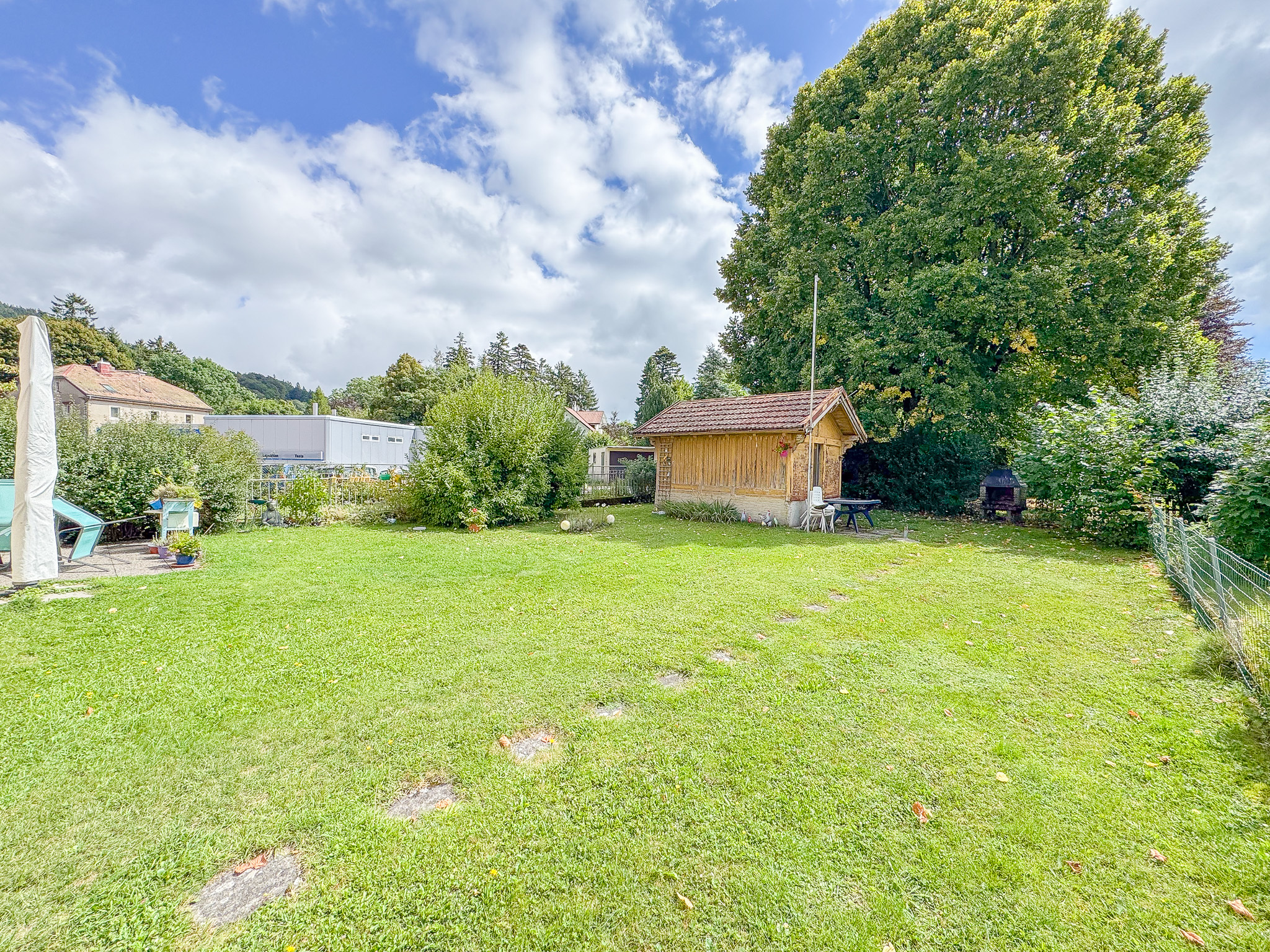 Jardin avec cabanon Jardin avec cabanon