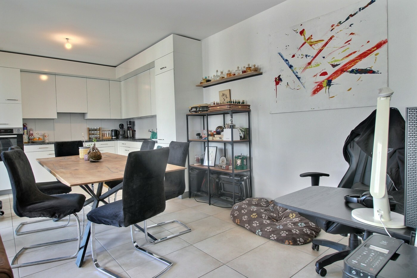 Photo 1