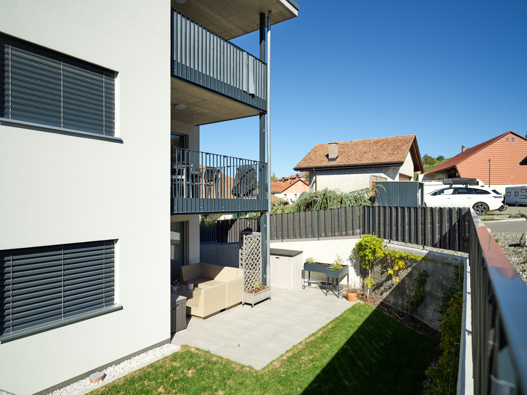 Exterior view 2