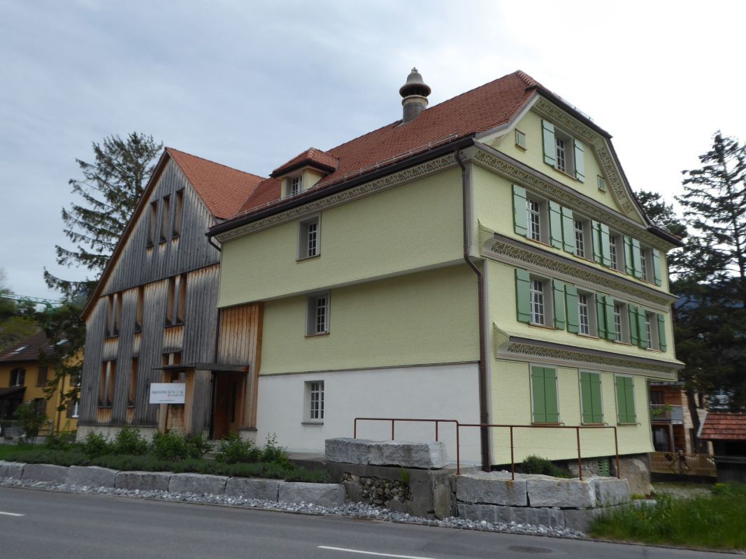 Photo 8