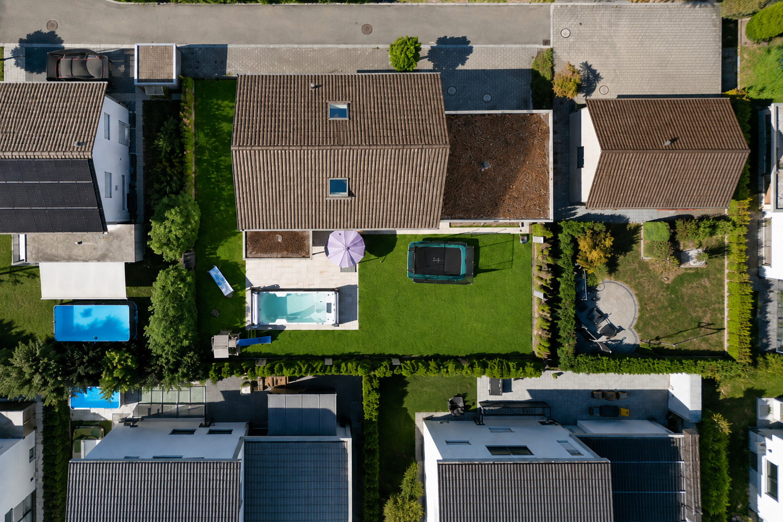 Pflegeleichter Garten in der Privatstrasse. Pflegeleichter Garten in der Privatstrasse.