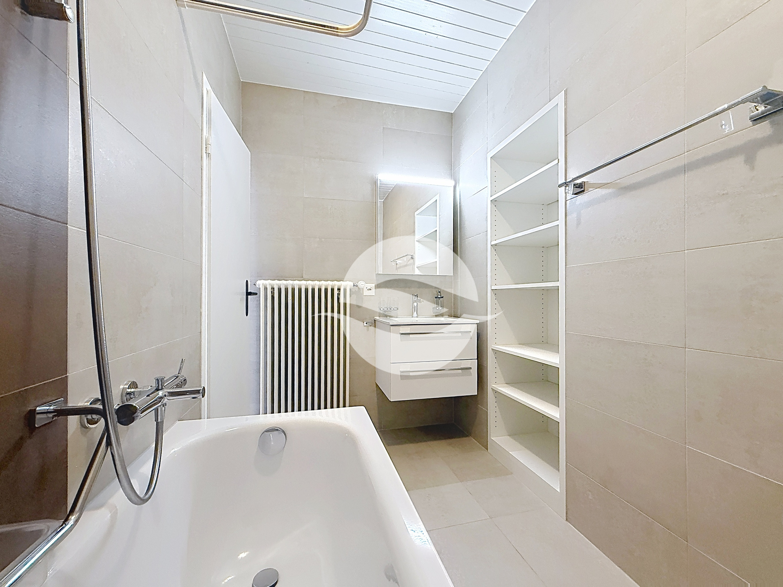 1er : Salle de bains 1er : Salle de bains