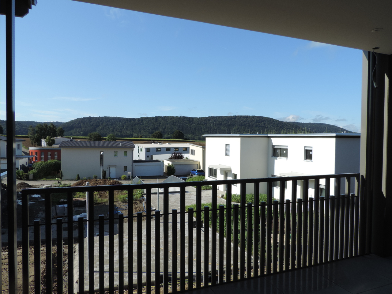 geschützter Balkon mit Aussicht