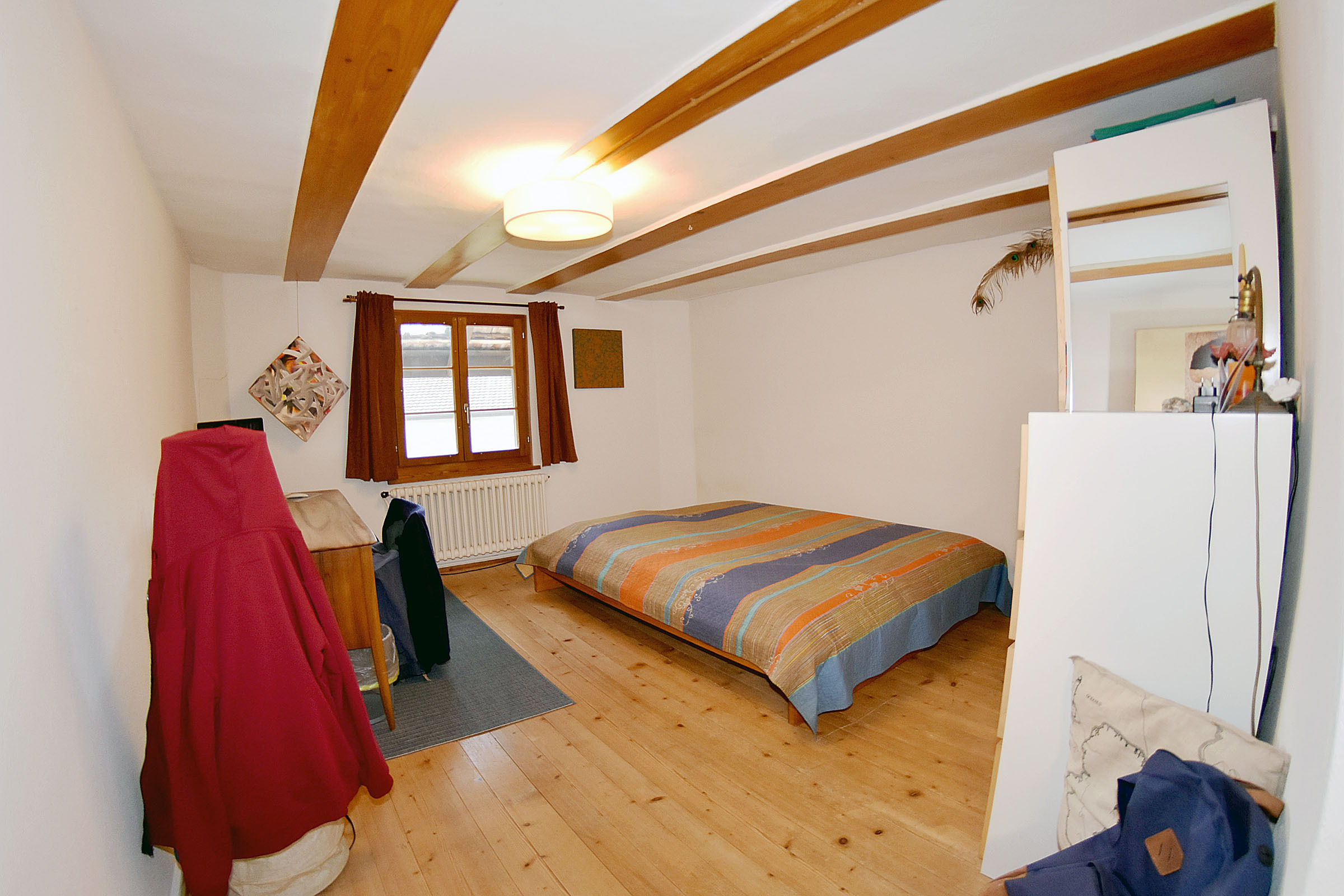 Zimmer 1 im OG (ca. 18 m2) Zimmer 1 im OG (ca. 18 m2)