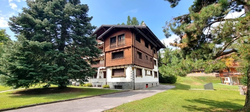 Exterior view 3