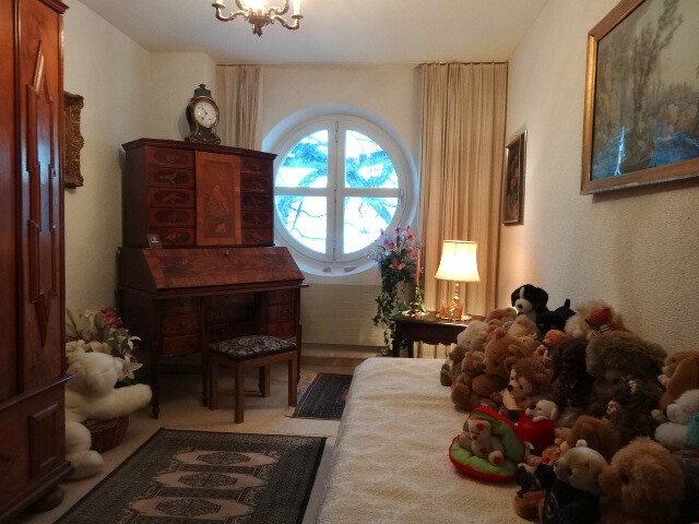 Zimmer 2 Untergeschoss Zimmer 2 Untergeschoss