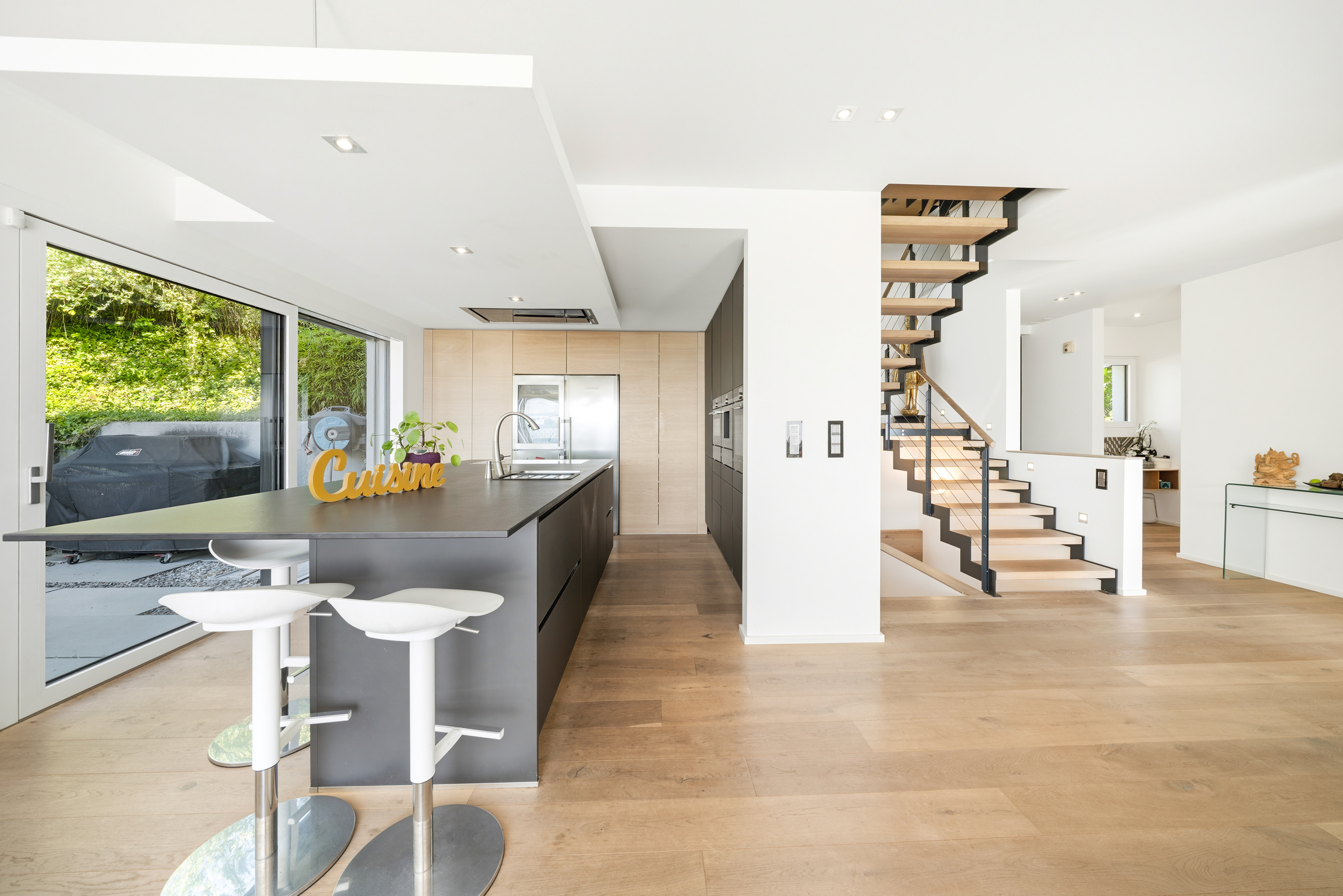 Interior view 4