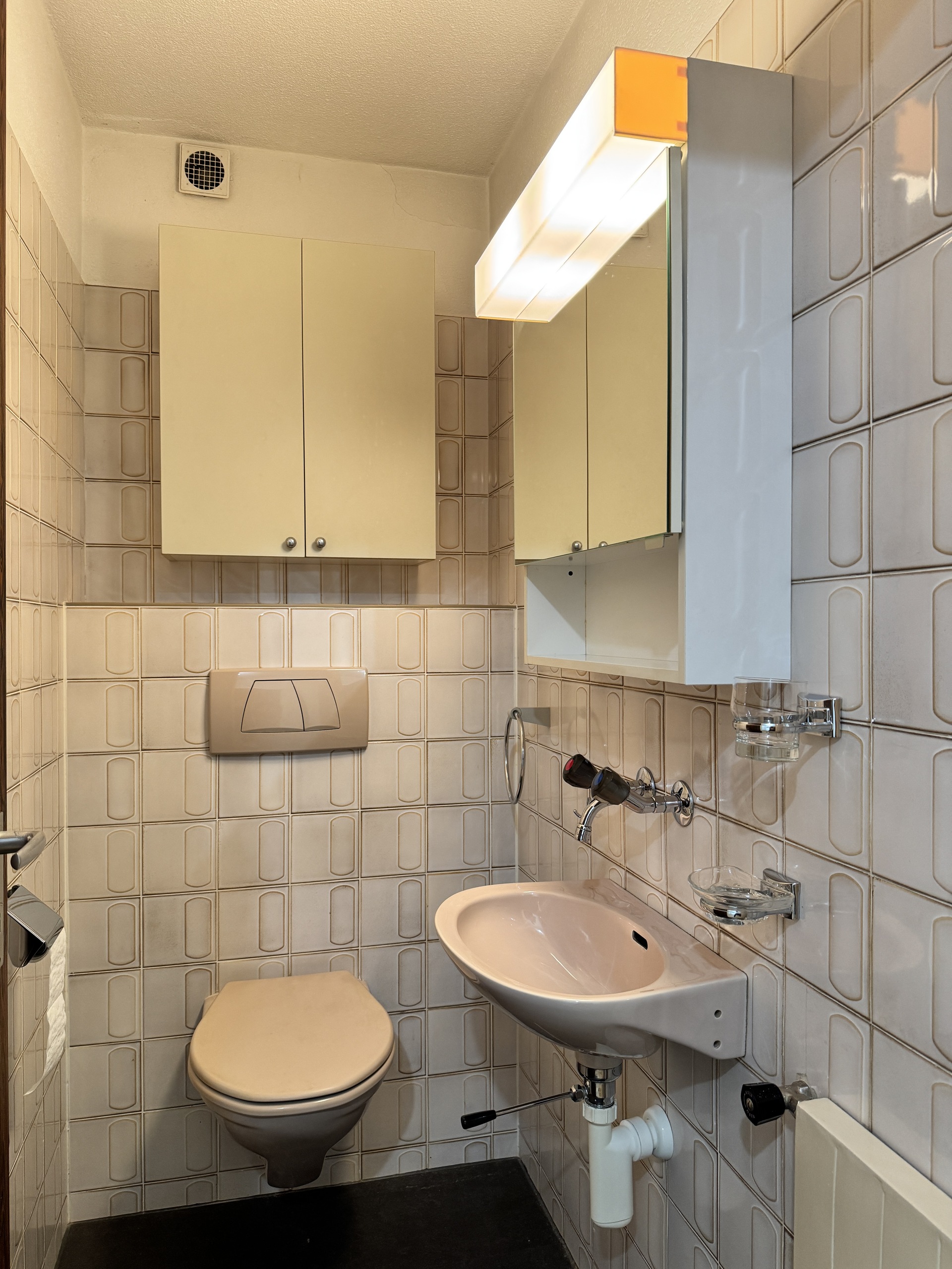 Separates WC Separates WC