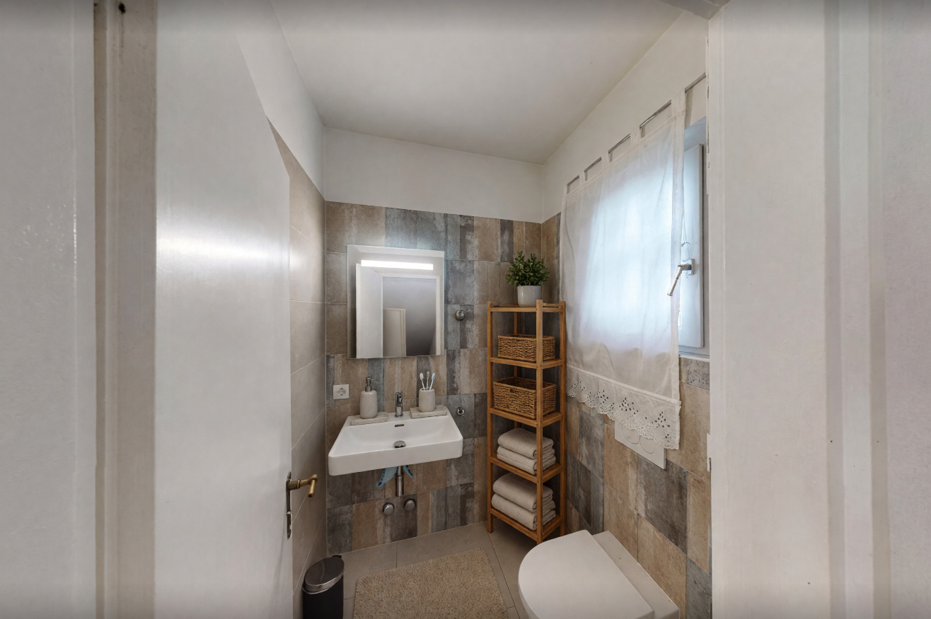 Interior view 4