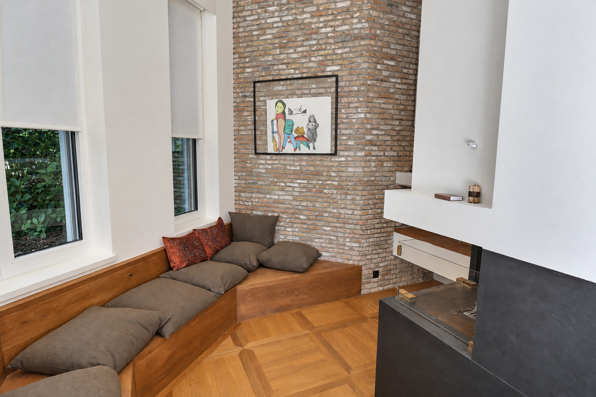 Interior view 8