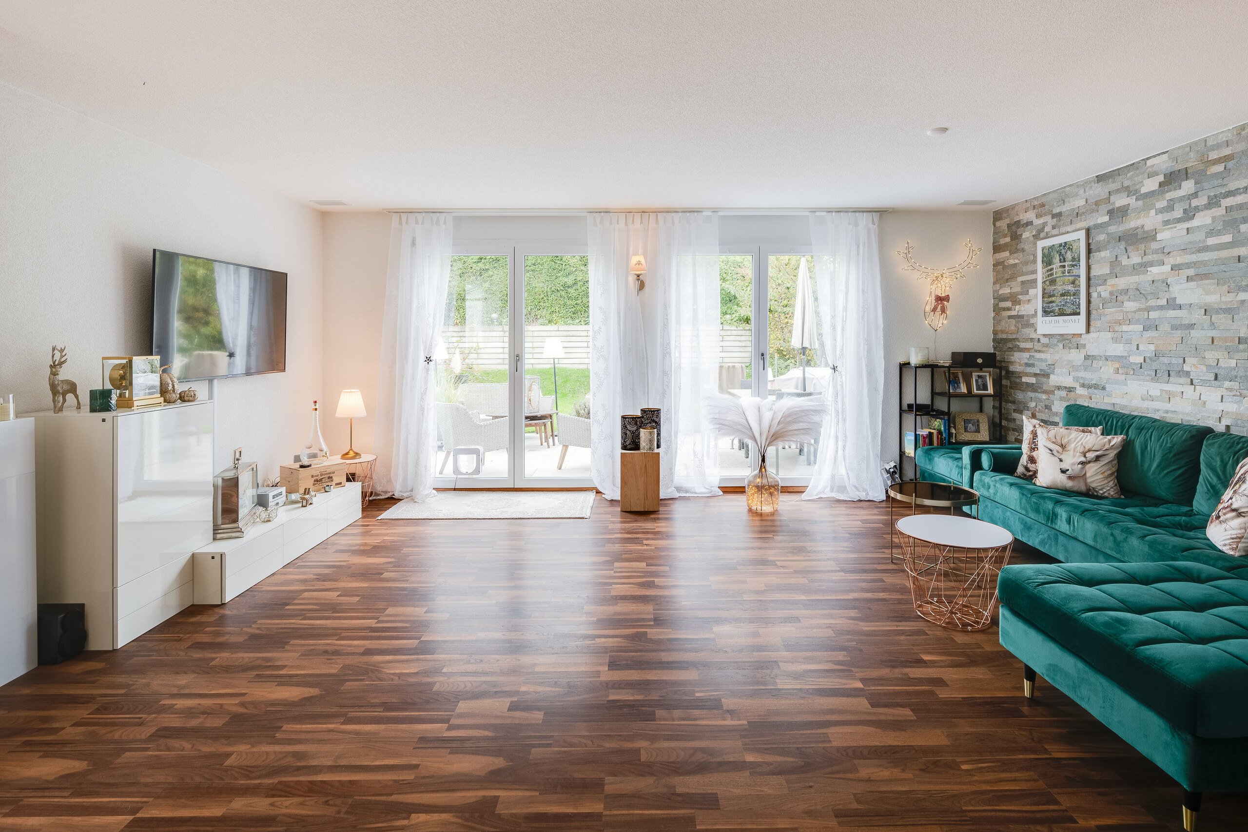 WOHNEN UND SITZPLATZ