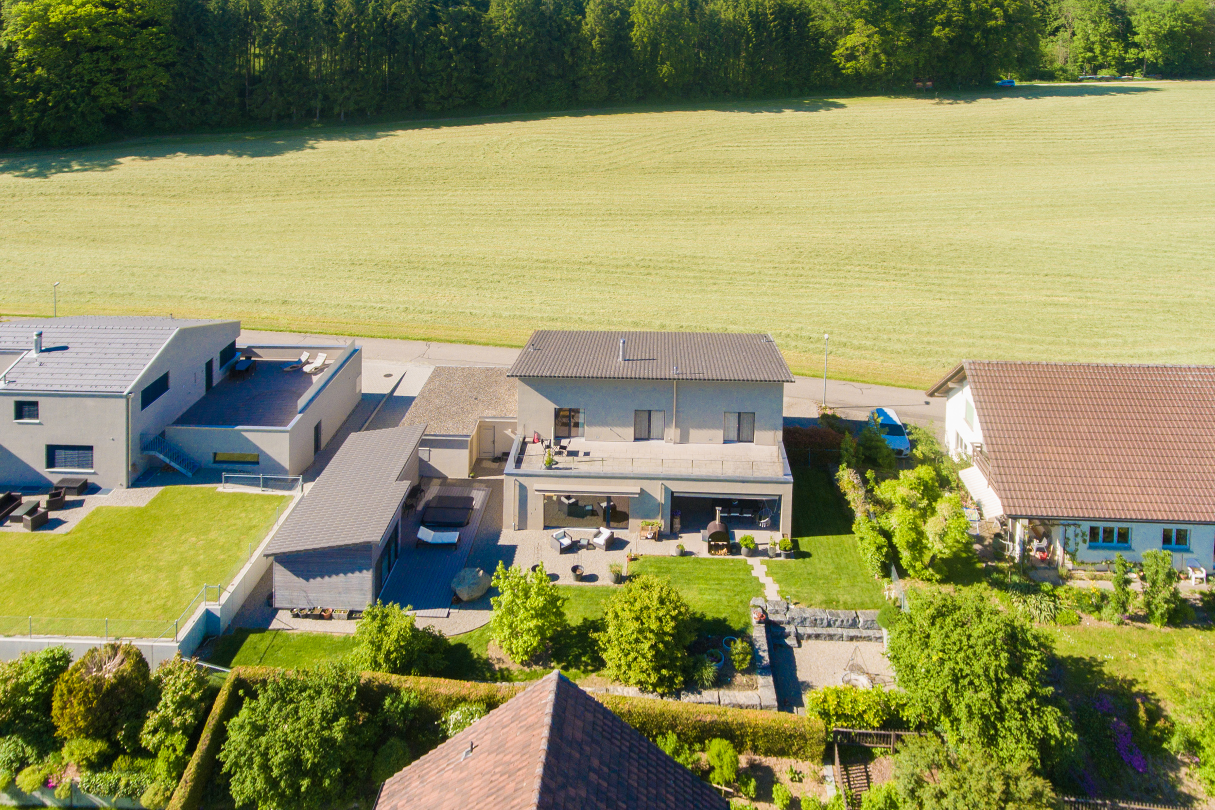 Idyllisch mit separater Gartenlounge Idyllisch mit separater Gartenlounge