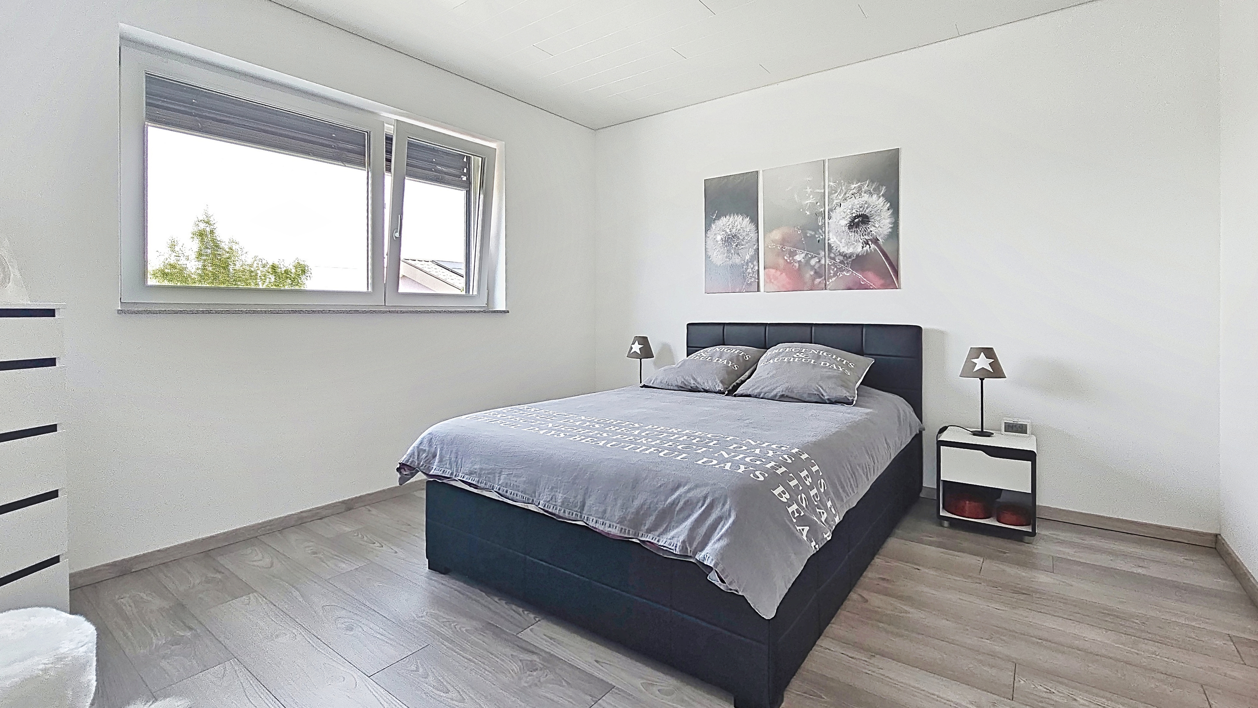 Chambre 4 - 1er étage Chambre 4 - 1er étage