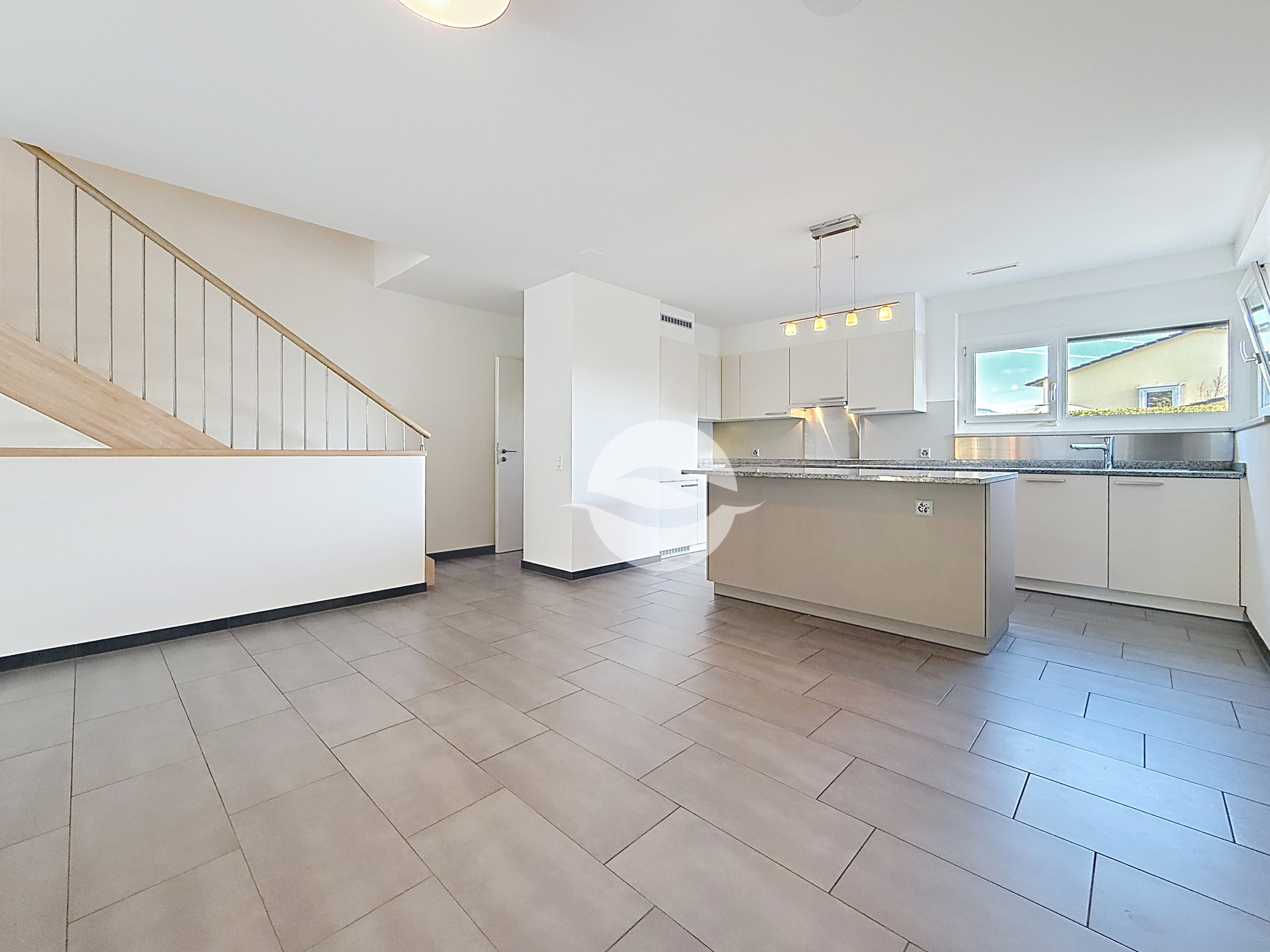 REZ SUP: : Cuisine équipée avec espace repas