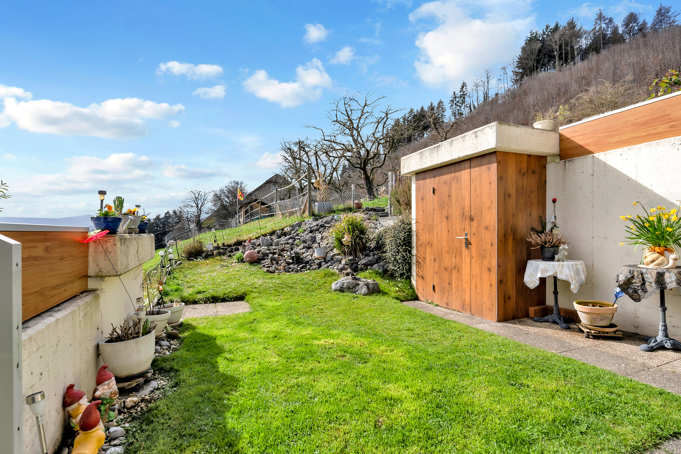 Gartenbereich mit Geräteschuppen (2017)