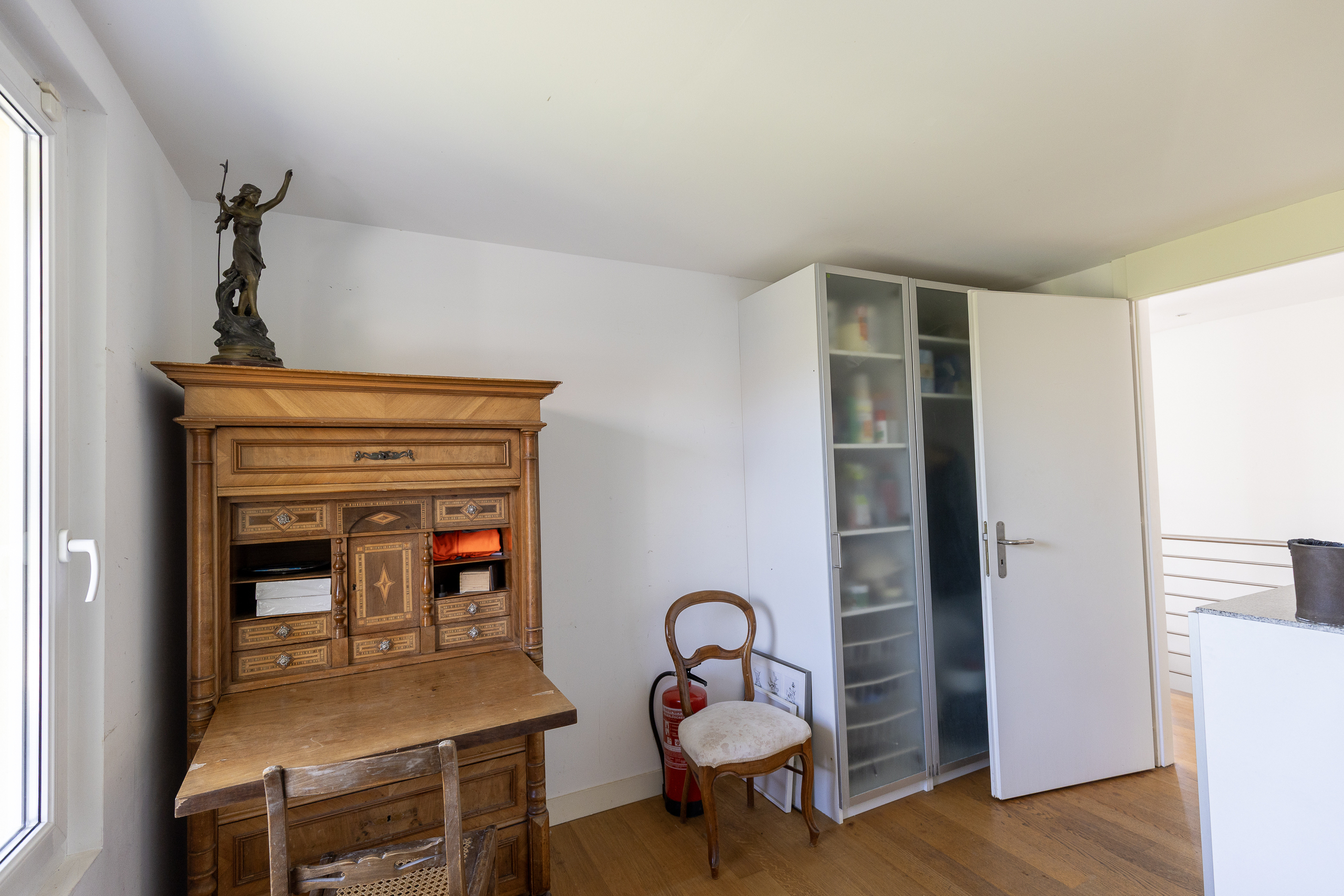 Interior view 10