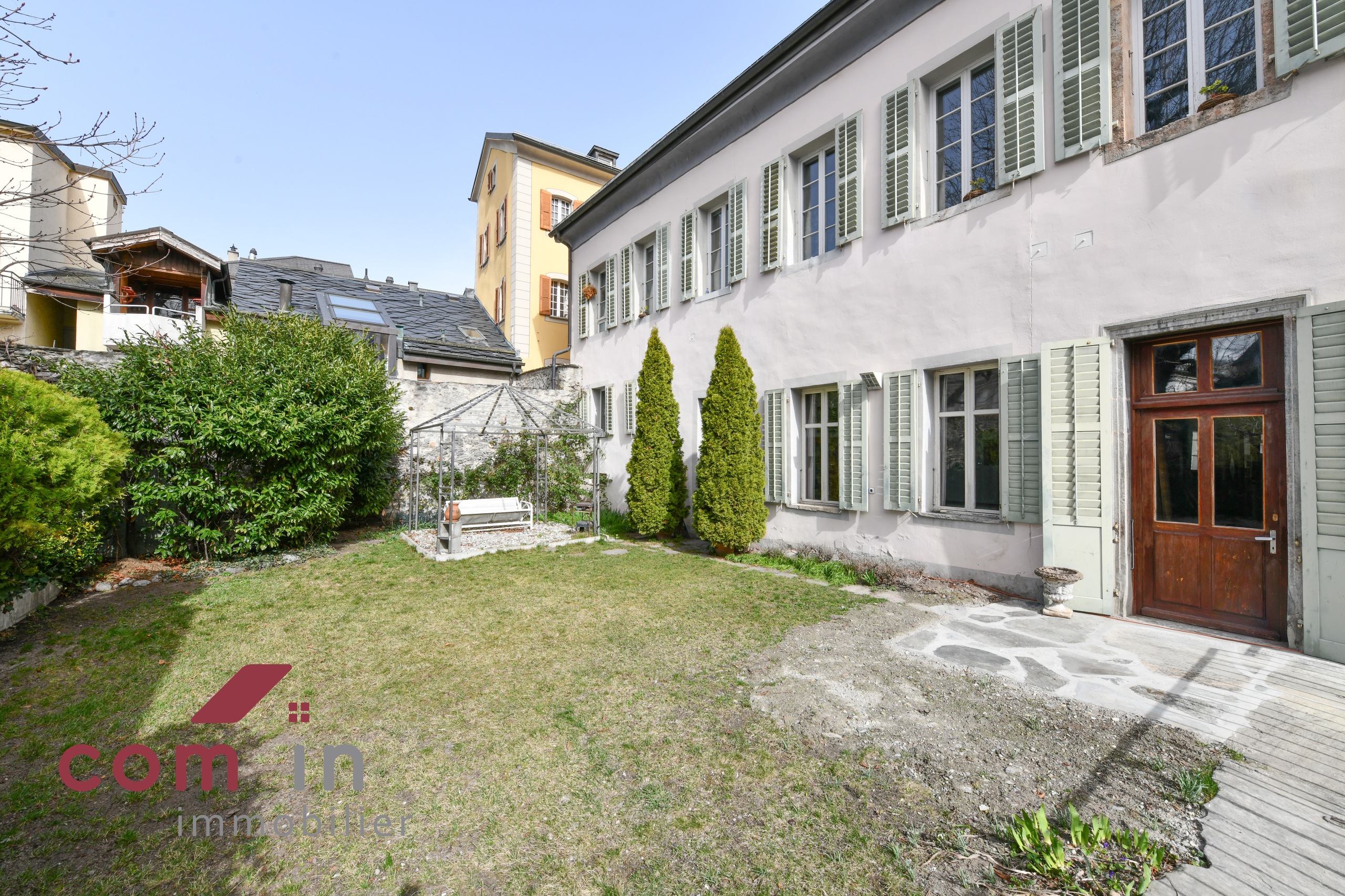 jardin privatif de 132 m2 attenant à l'appartement