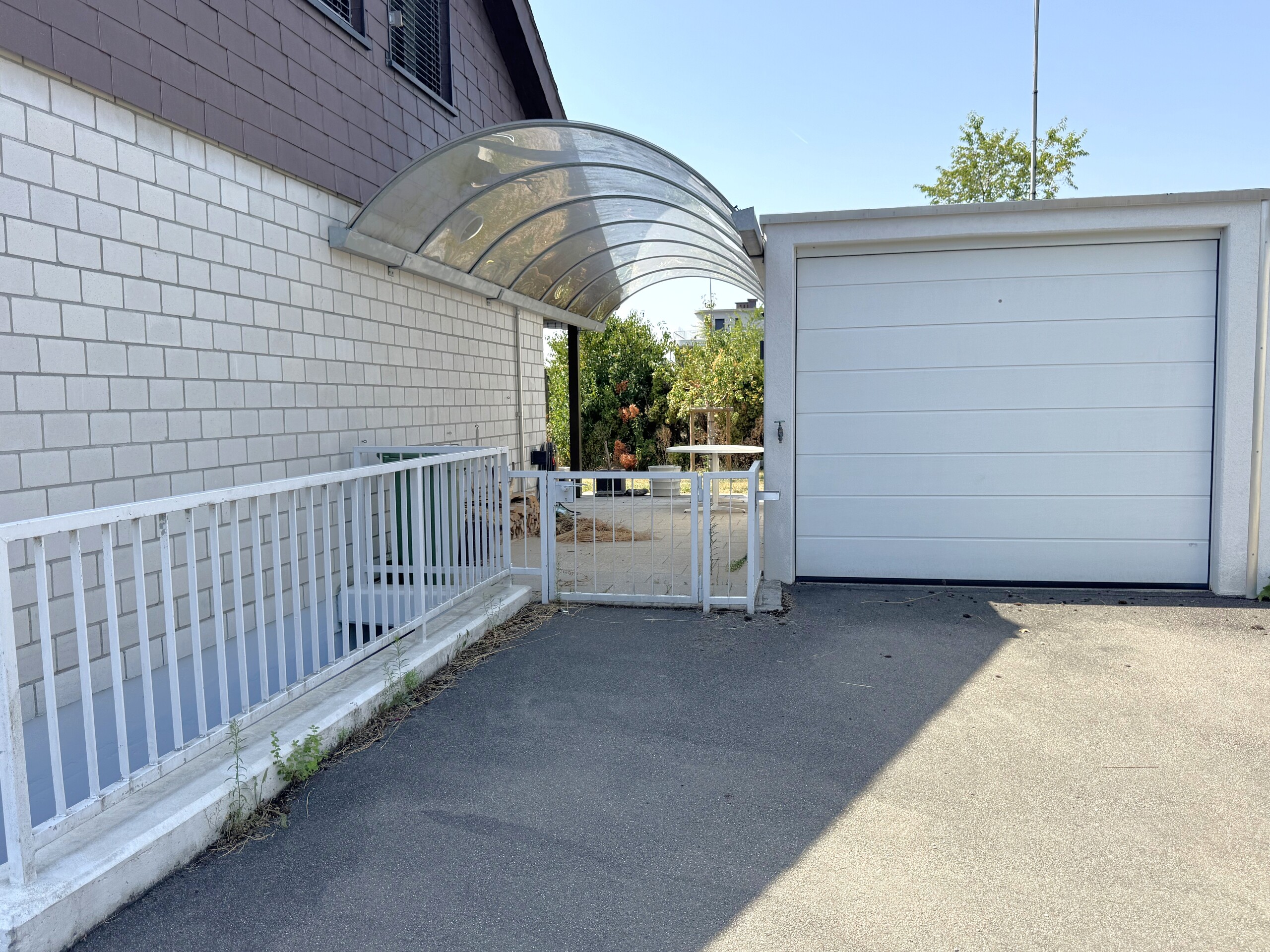 Exterior view 2