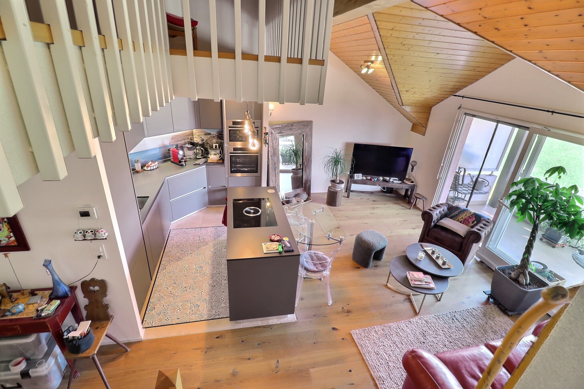 Interior view 2