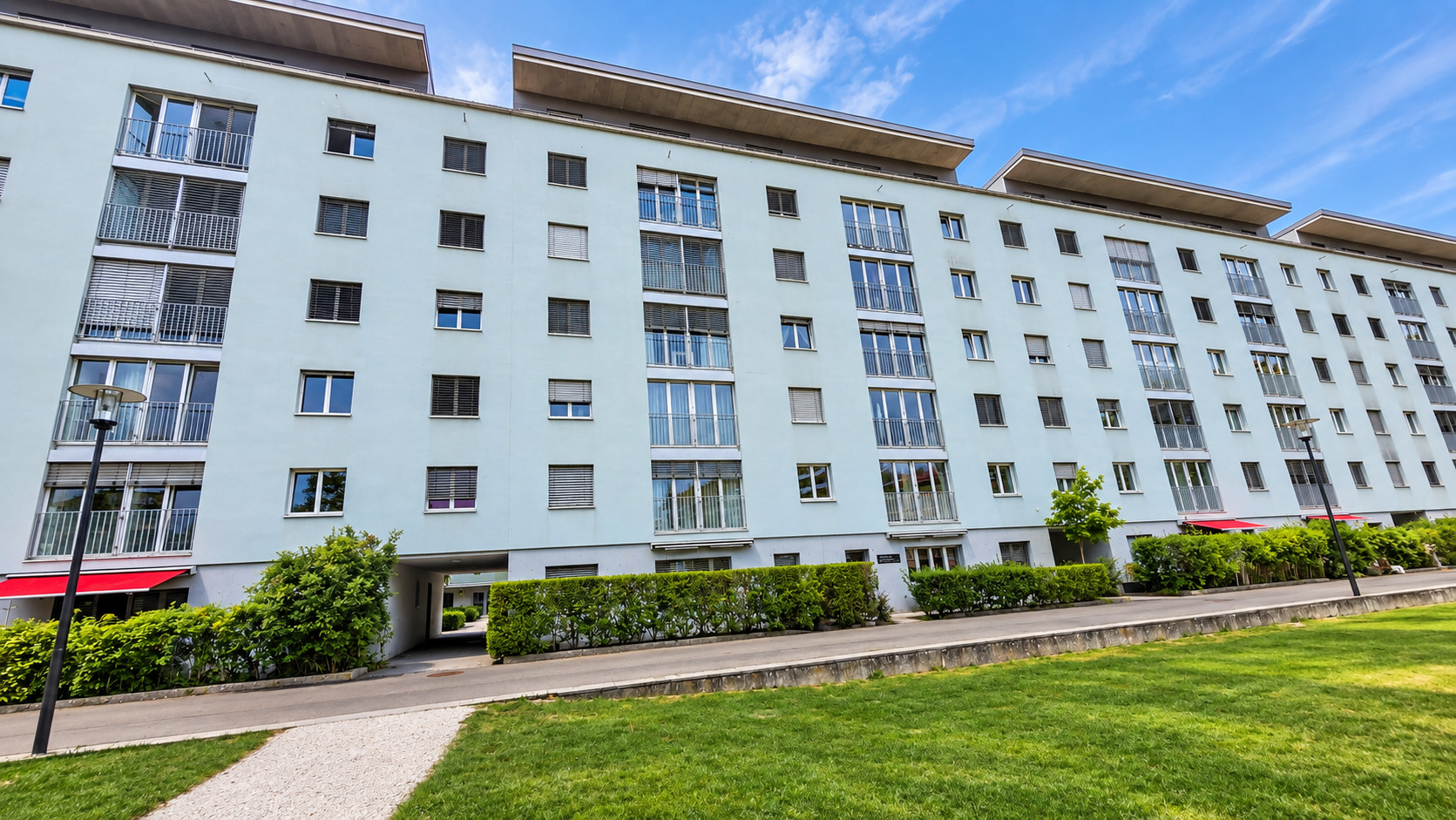 Exterior view 2