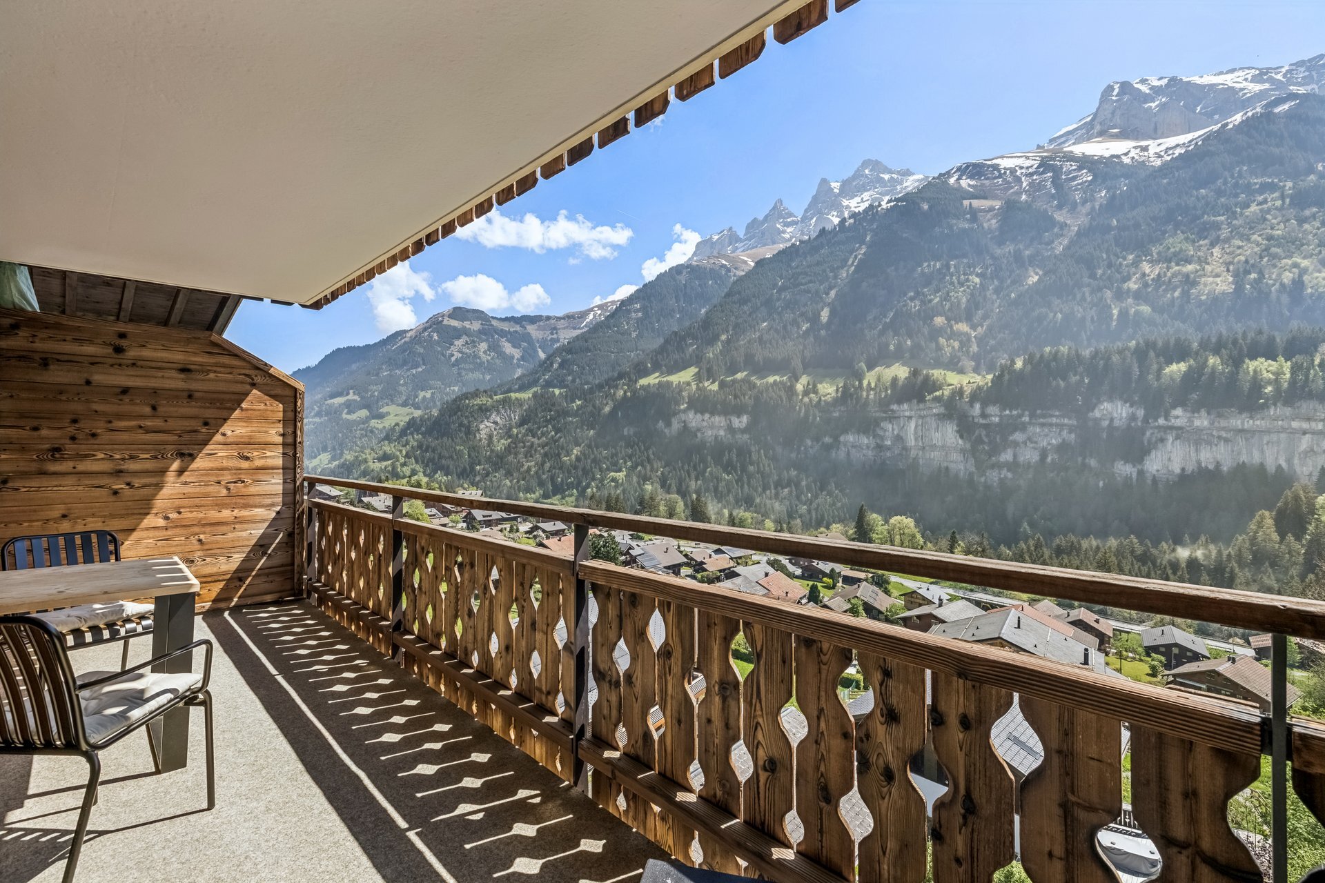 Exterior view 3