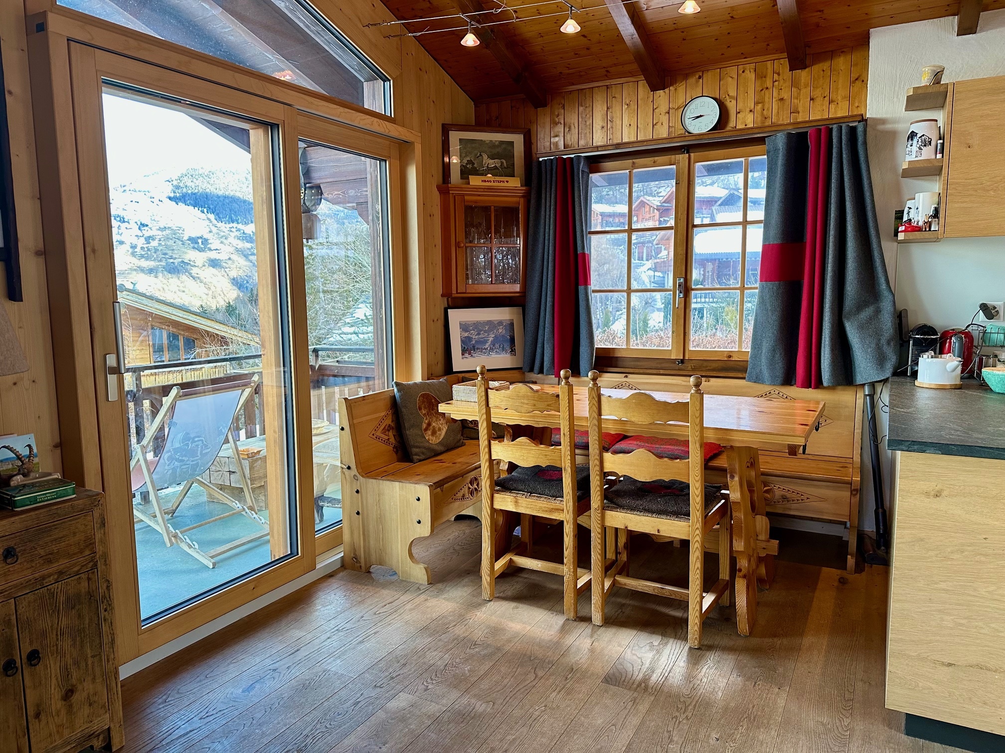 Interior view 6
