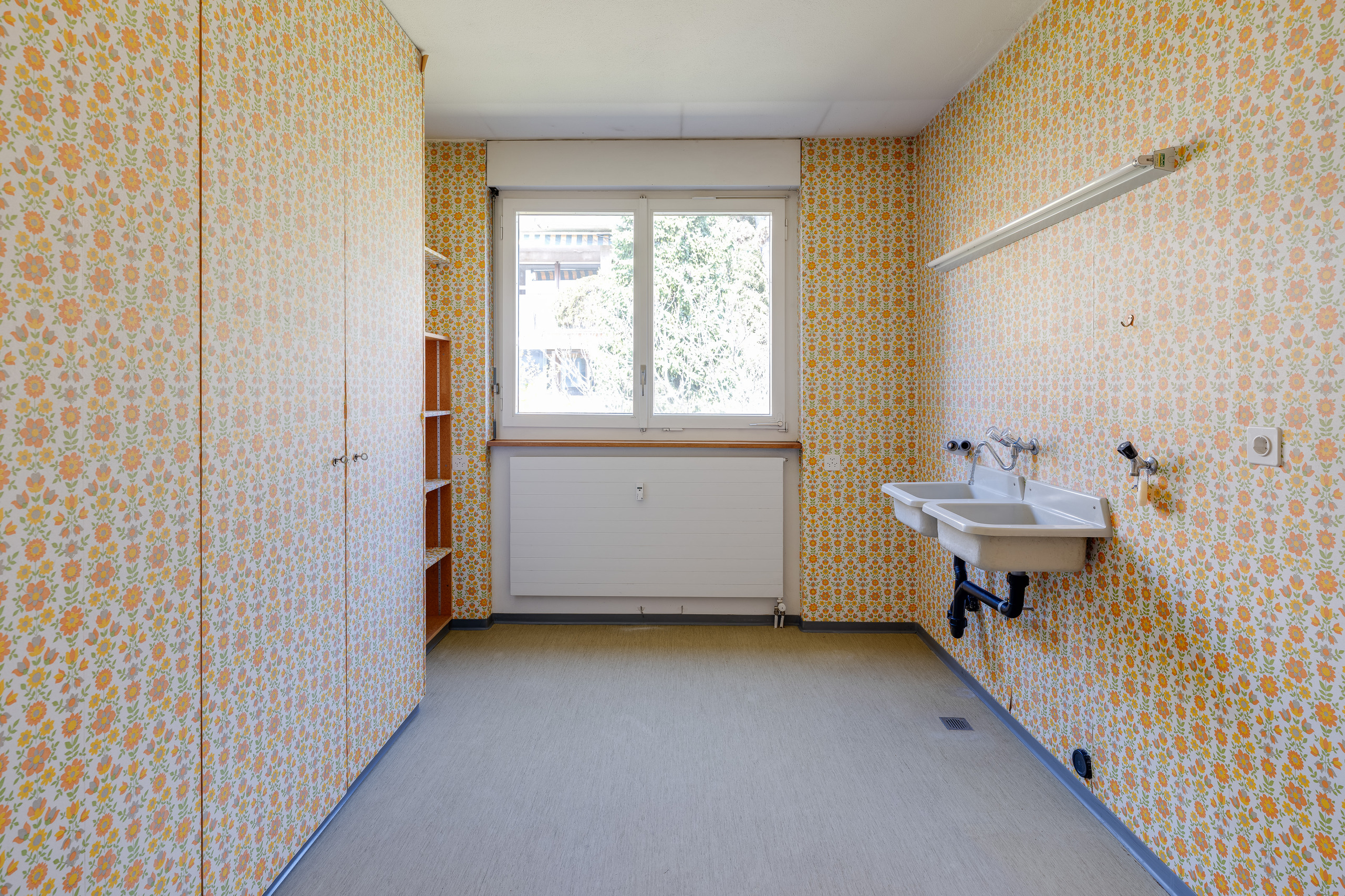 CHAMBRE À REPASSER  CHAMBRE À REPASSER