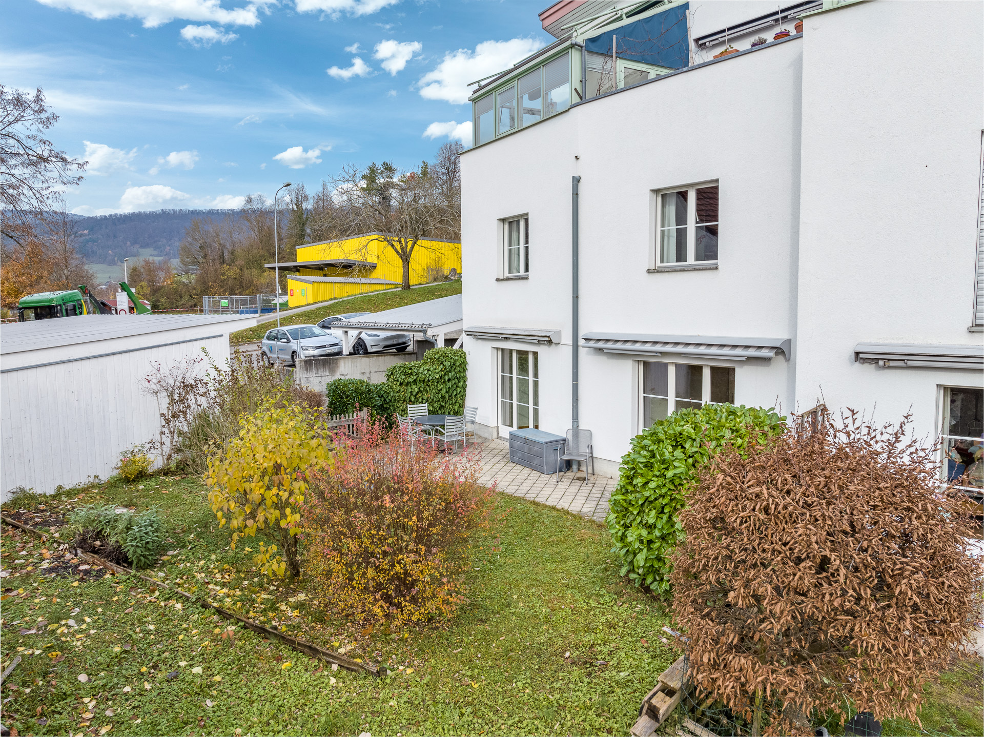 Blick auf den Gartenbereich mit Privatsphäre