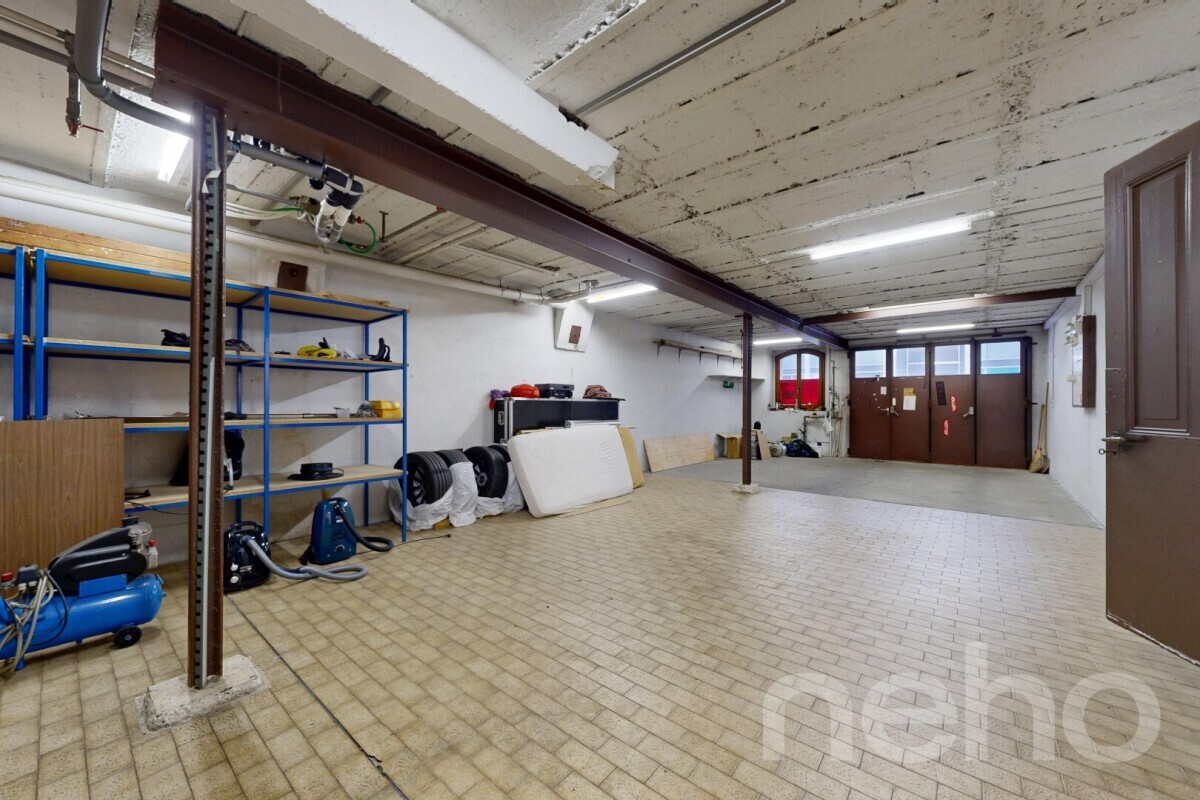 Photo 10