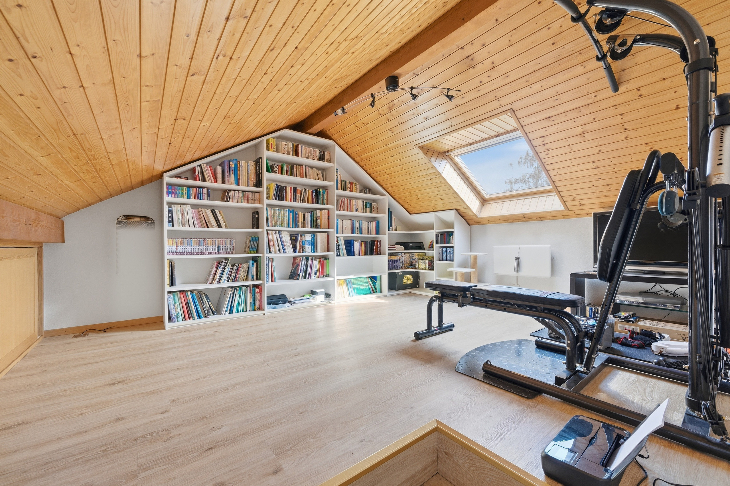 Interior view 10