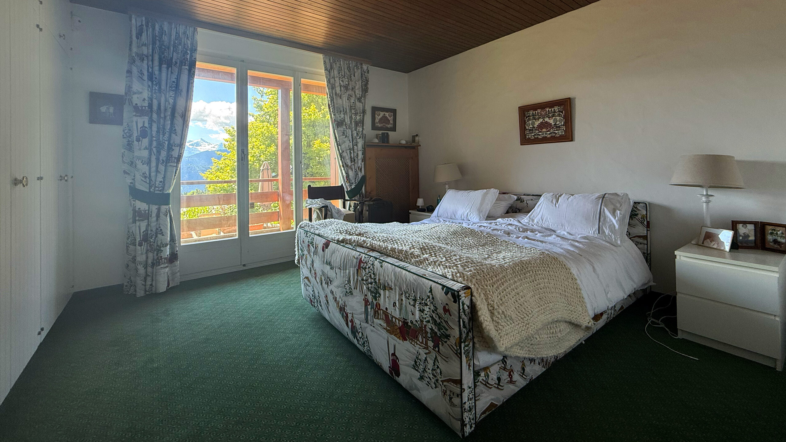 Master bedroom on first floor Master bedroom on first floor